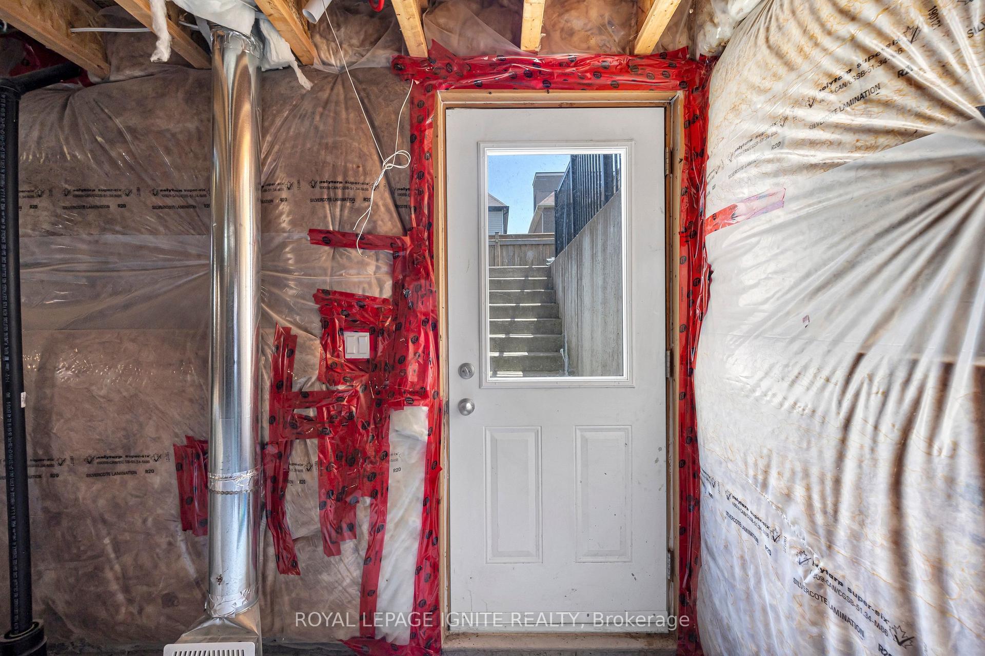 Photo 50 of 11 Larkin Lane, Clarington, Bowmanville — HOMEH
