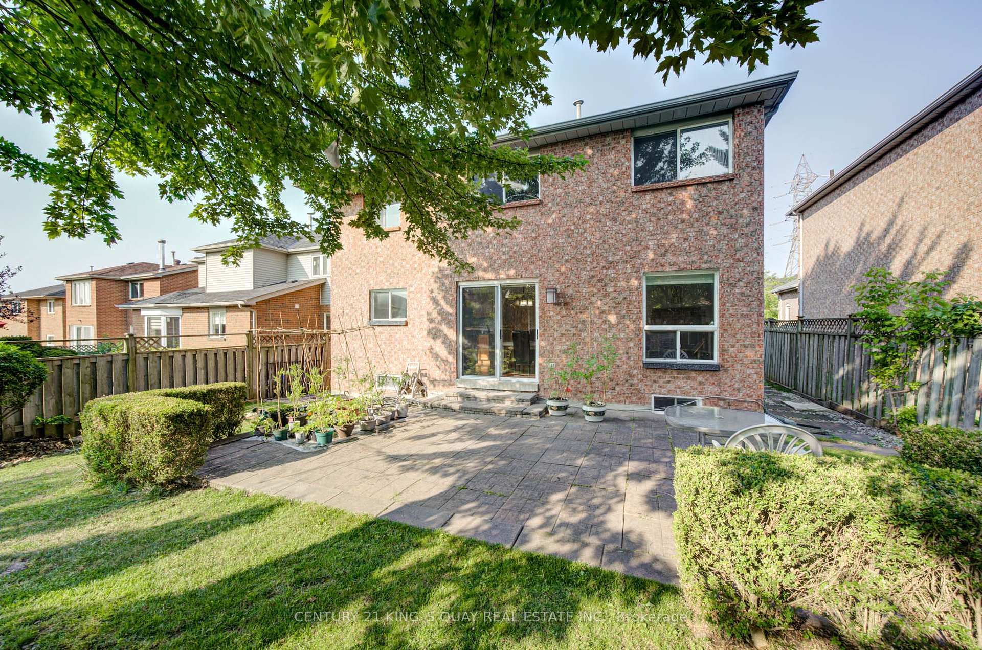 Photo 6 of 25 Westmoreland Court, Markham, Unionville — HOMEH