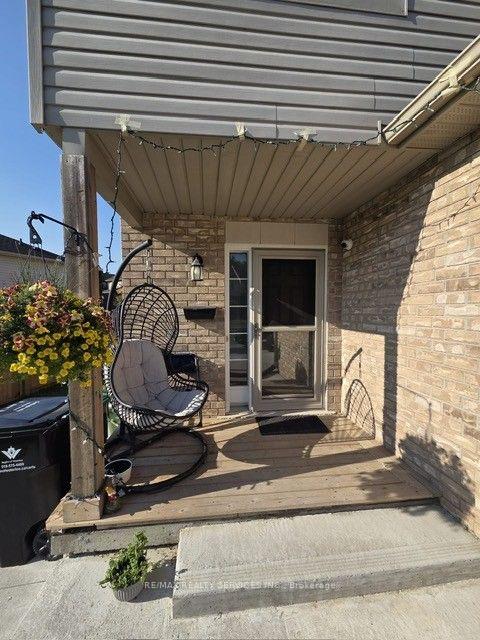 Photo 3 of 317 Briarmeadow Drive, Kitchener, Idlewood — HOMEH