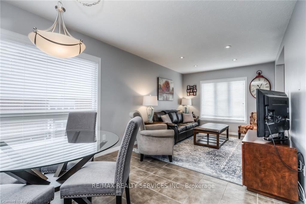 Photo 8 of 317 Briarmeadow Drive, Kitchener, Idlewood — HOMEH