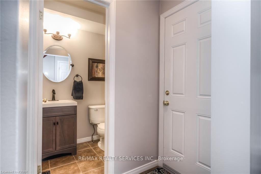 Photo 9 of 317 Briarmeadow Drive, Kitchener, Idlewood — HOMEH