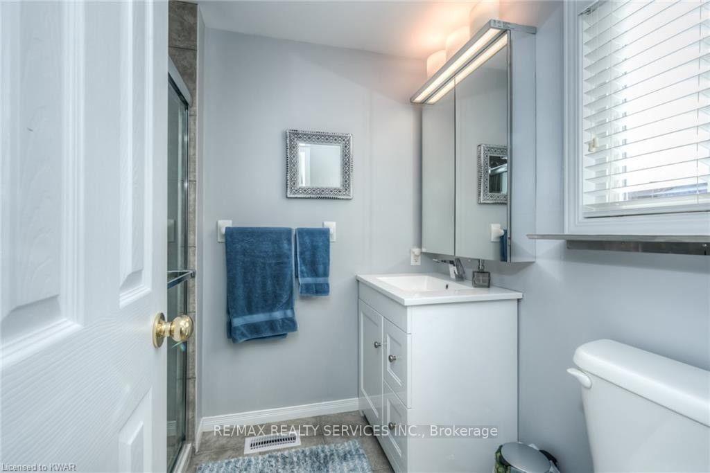 Photo 16 of 317 Briarmeadow Drive, Kitchener, Idlewood — HOMEH