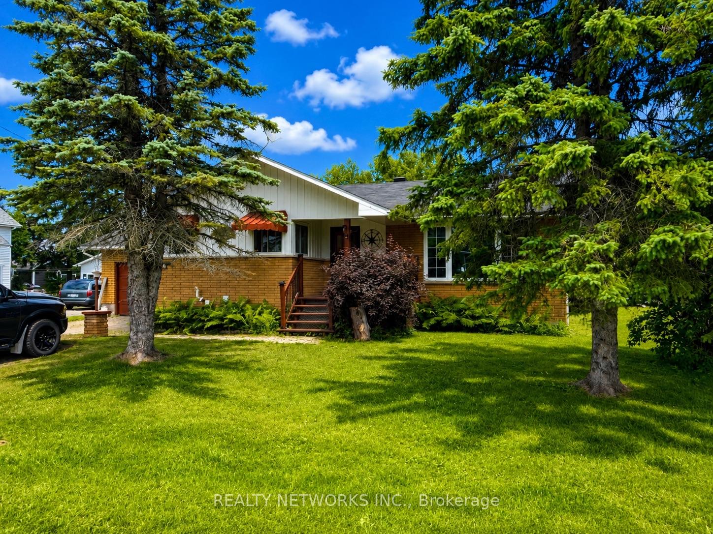 Photo 2 of 208 Conley Street S, Timmins, Porcupine - East — HOMEH