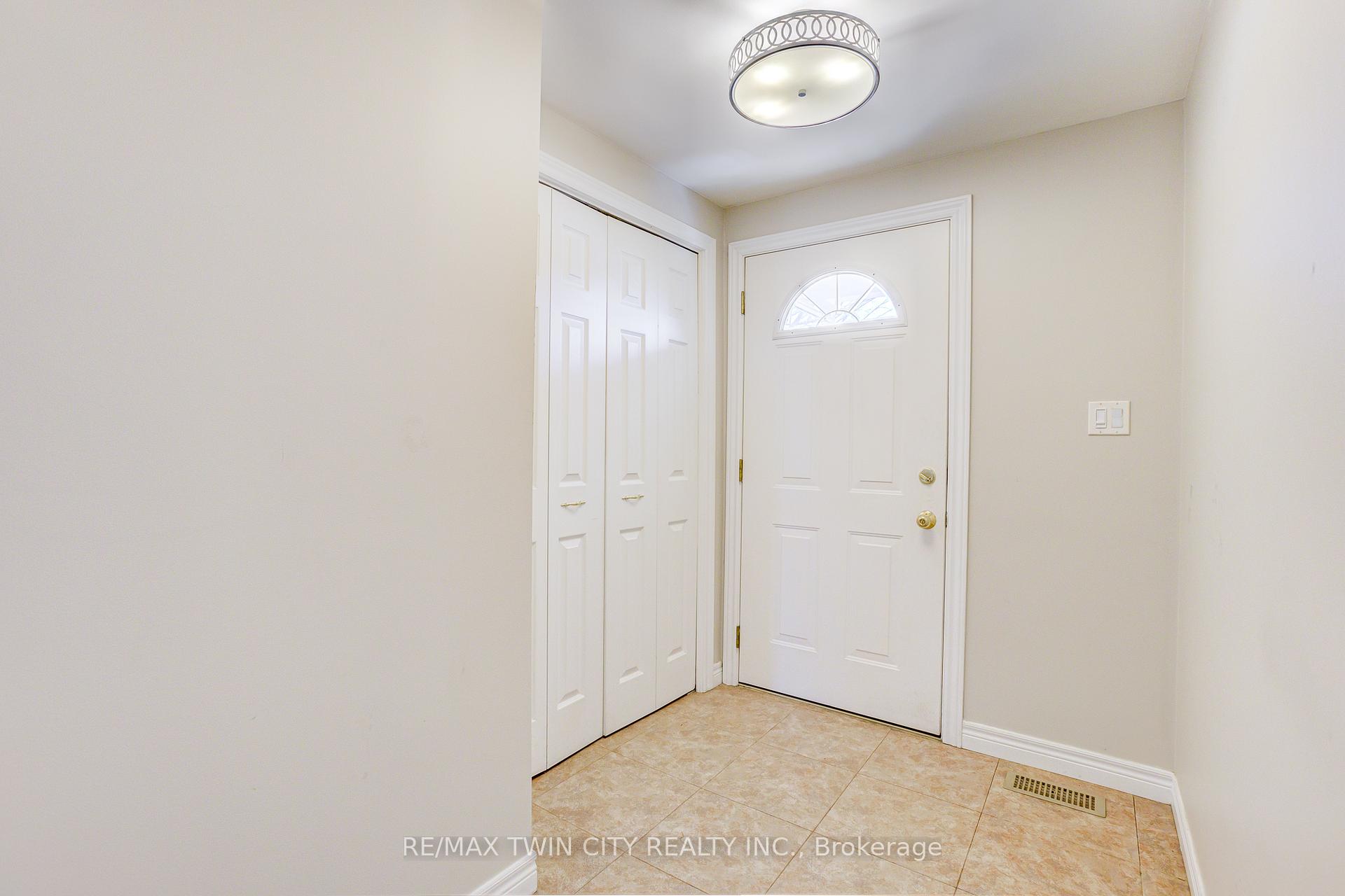Photo 3 of 22 Blackhorne Crescent, Kitchener, Alpine — HOMEH