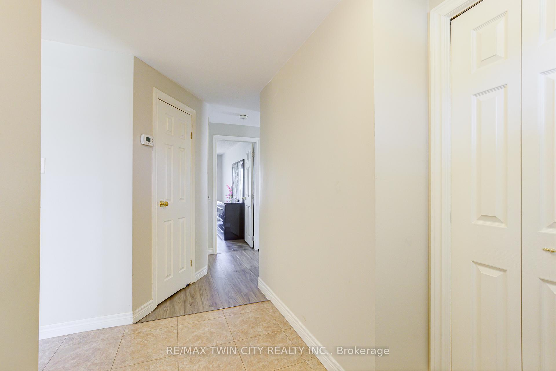 Photo 5 of 22 Blackhorne Crescent, Kitchener, Alpine — HOMEH