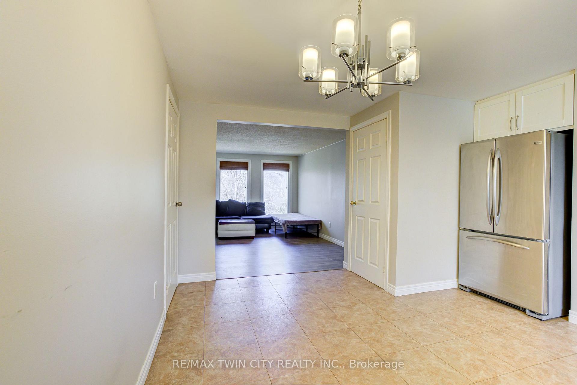 Photo 11 of 22 Blackhorne Crescent, Kitchener, Alpine — HOMEH