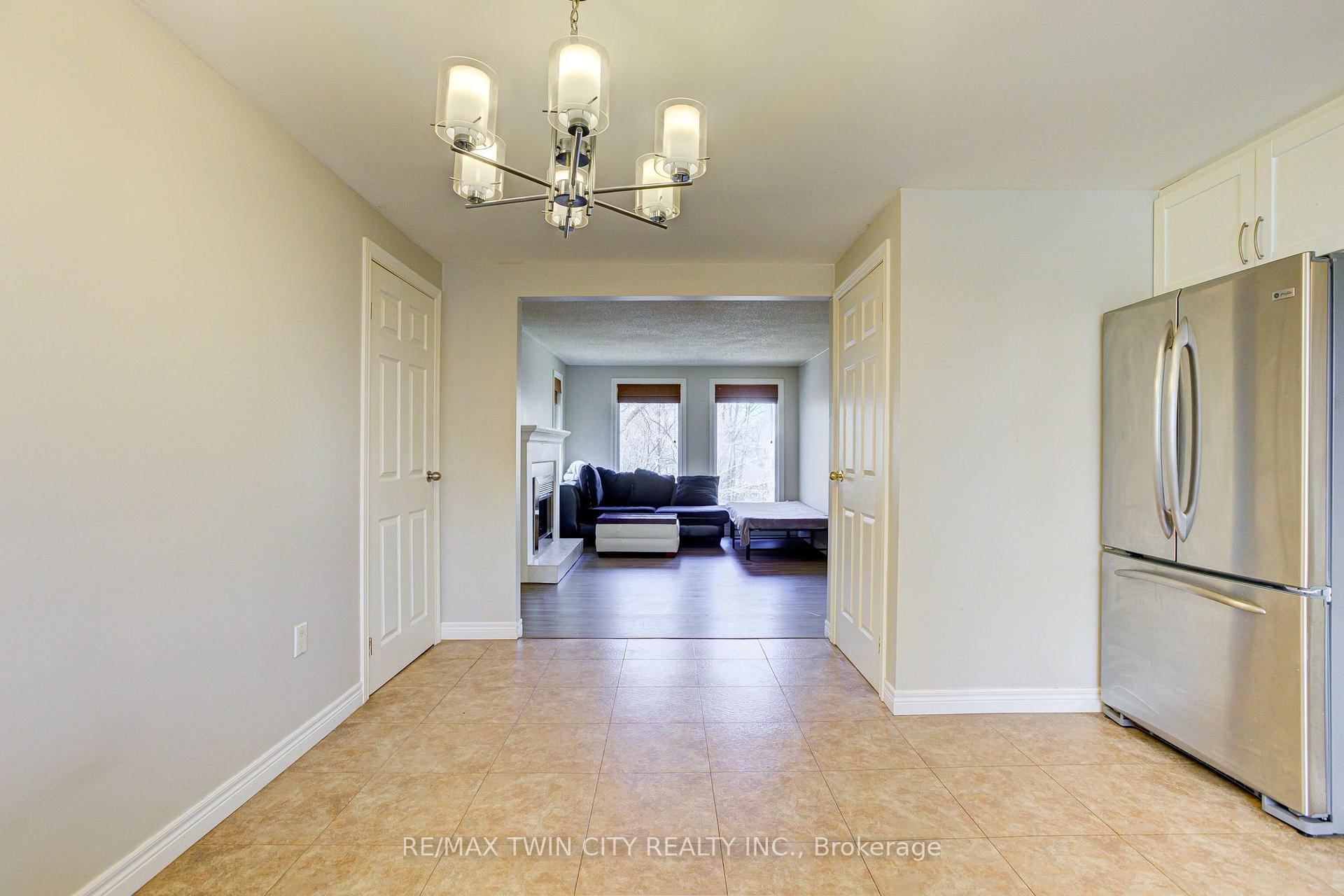 Photo 12 of 22 Blackhorne Crescent, Kitchener, Alpine — HOMEH