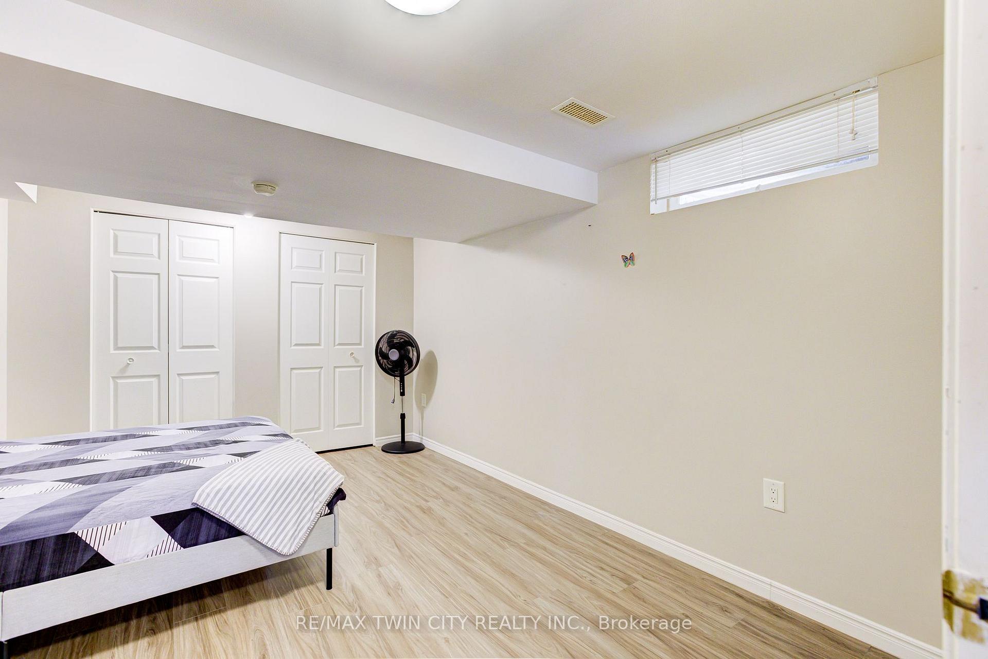 Photo 25 of 22 Blackhorne Crescent, Kitchener, Alpine — HOMEH