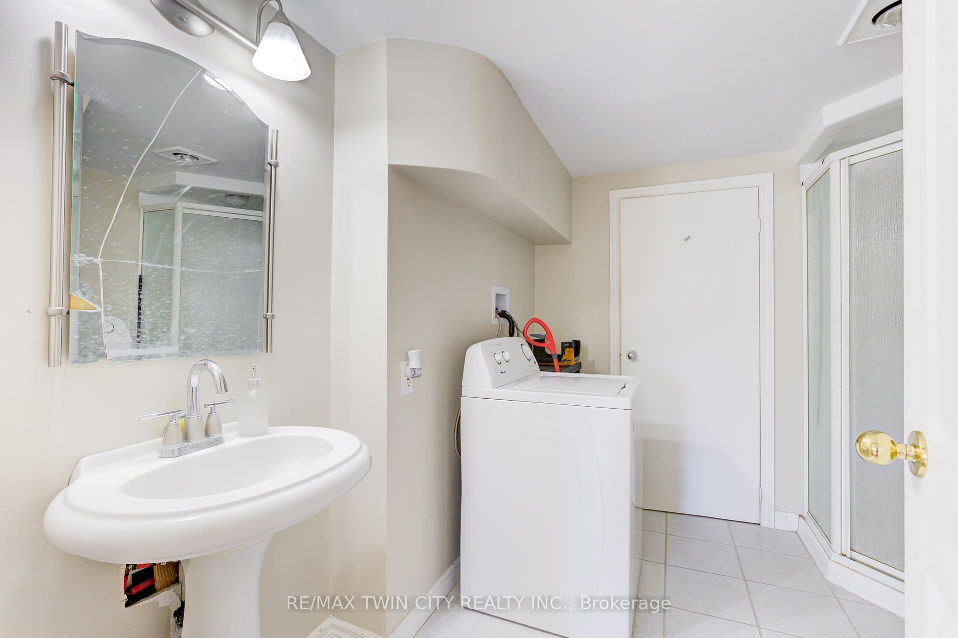 Photo 27 of 22 Blackhorne Crescent, Kitchener, Alpine — HOMEH