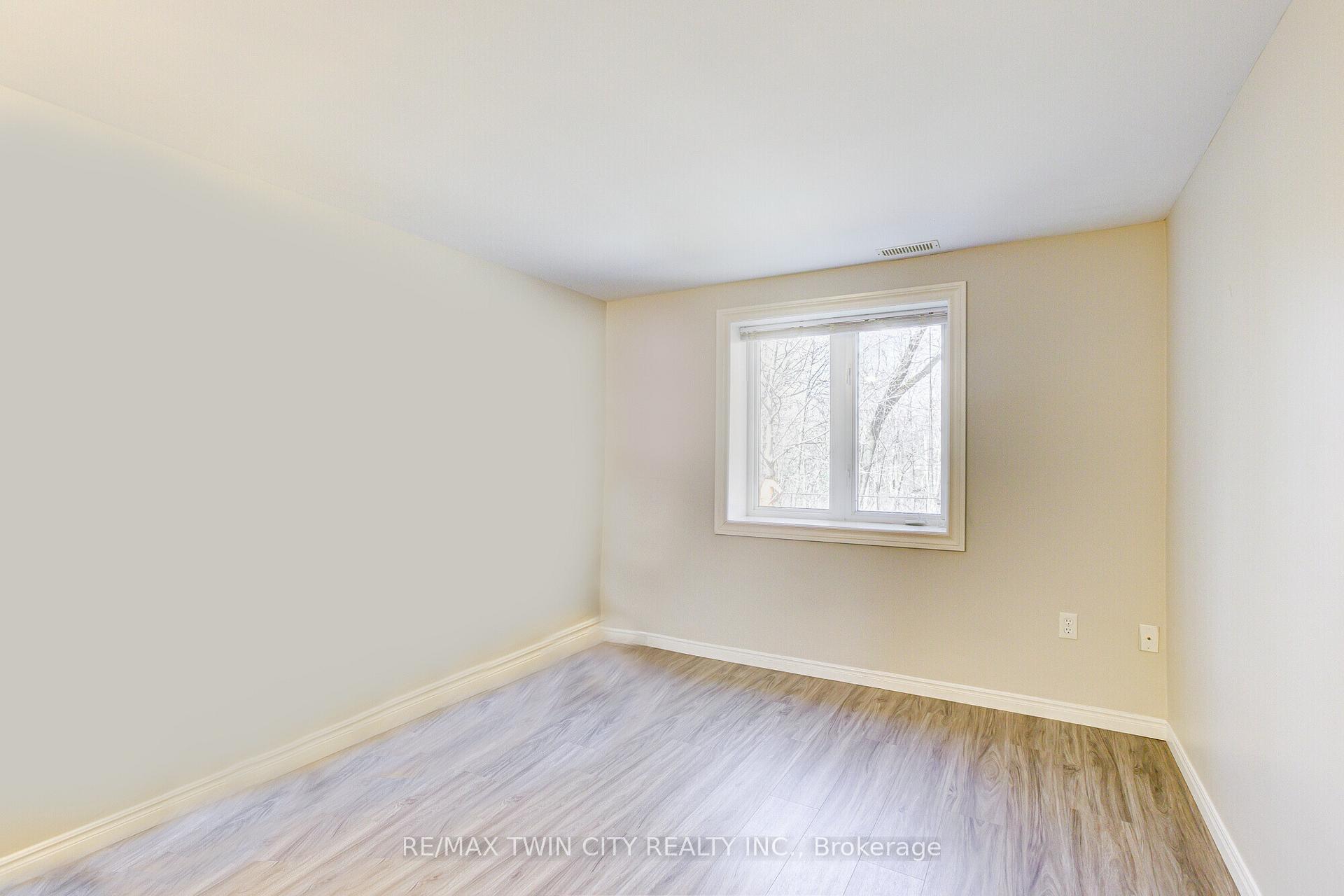 Photo 29 of 22 Blackhorne Crescent, Kitchener, Alpine — HOMEH