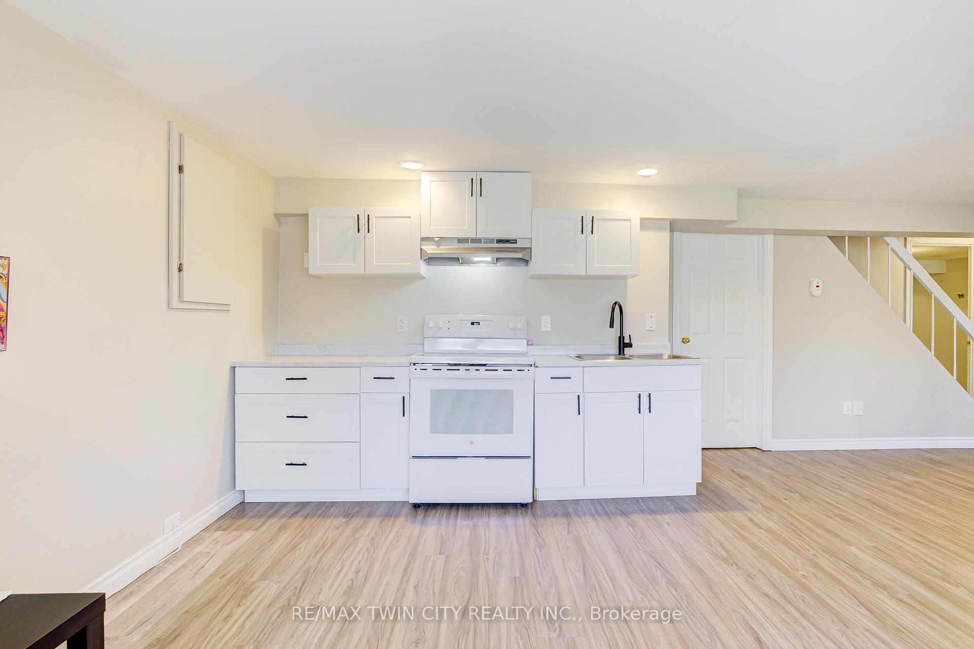 Photo 31 of 22 Blackhorne Crescent, Kitchener, Alpine — HOMEH