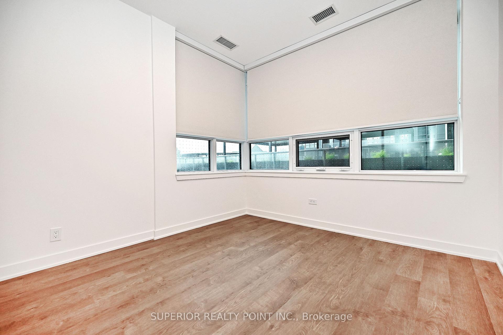 Photo 23 of Unit A214, 30 Upper Mall Way, Vaughan, Brownridge — HOMEH