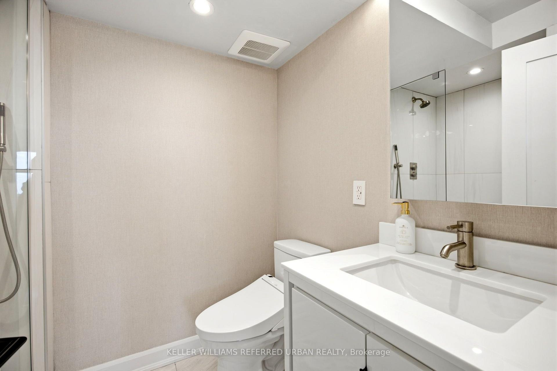 Photo 22 of Unit 1501, 3000 Bathurst Street, Toronto, Englemount-Lawrence — HOMEH