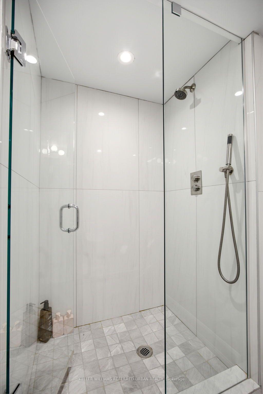Photo 23 of Unit 1501, 3000 Bathurst Street, Toronto, Englemount-Lawrence — HOMEH