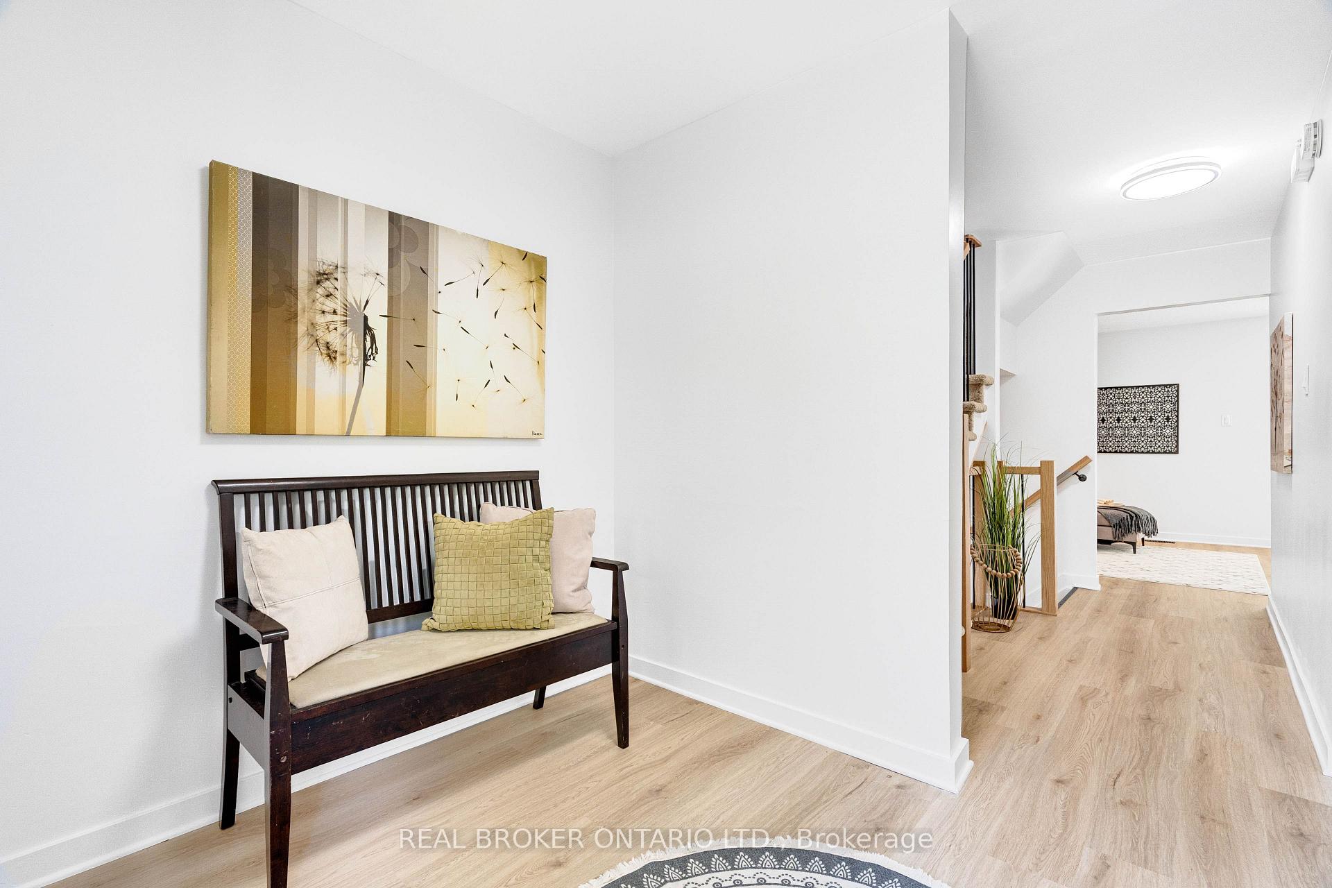 Photo 2 of Unit 124, 1449 Ridgebrook Drive, Ottawa, Pineview — HOMEH