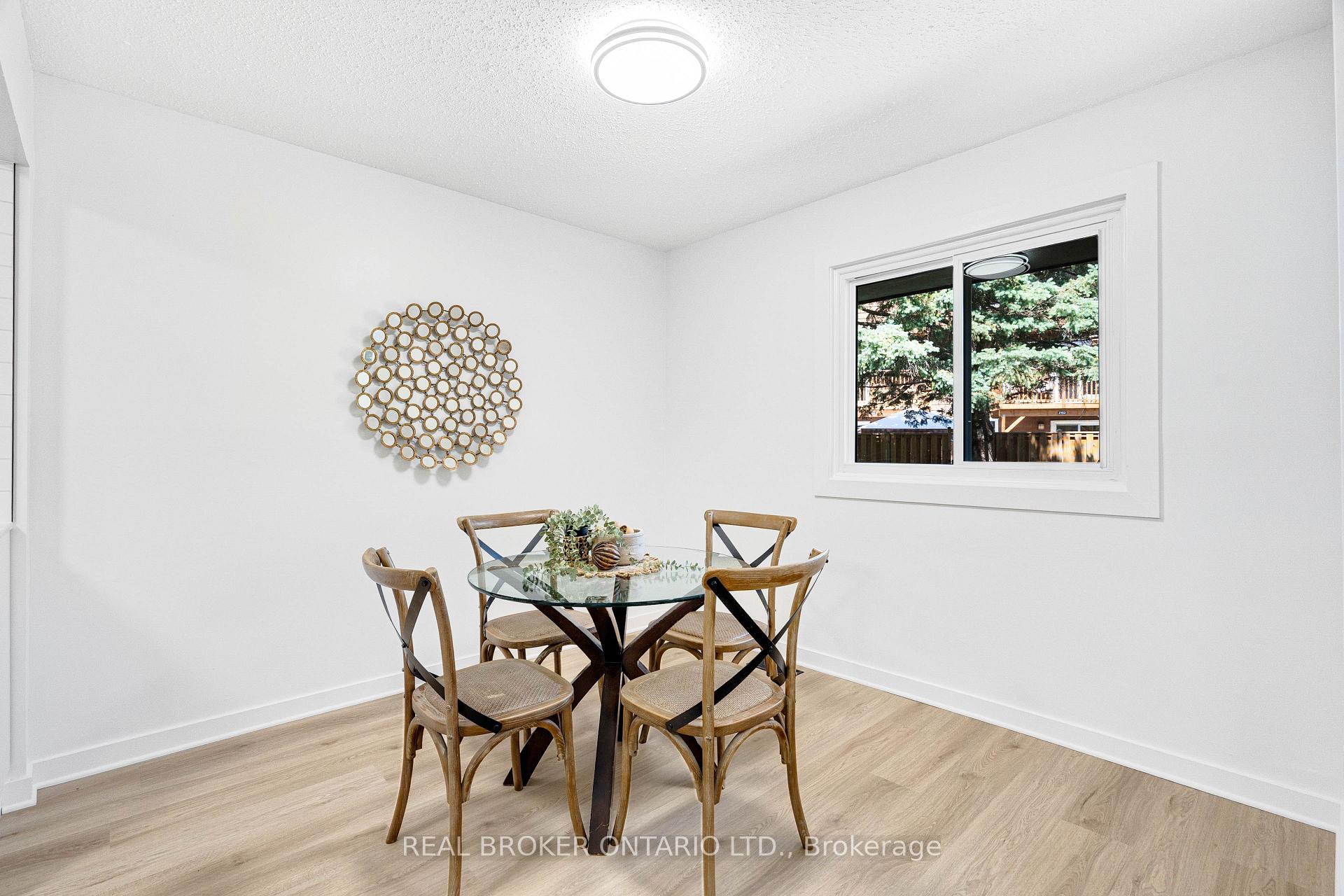 Photo 4 of Unit 124, 1449 Ridgebrook Drive, Ottawa, Pineview — HOMEH