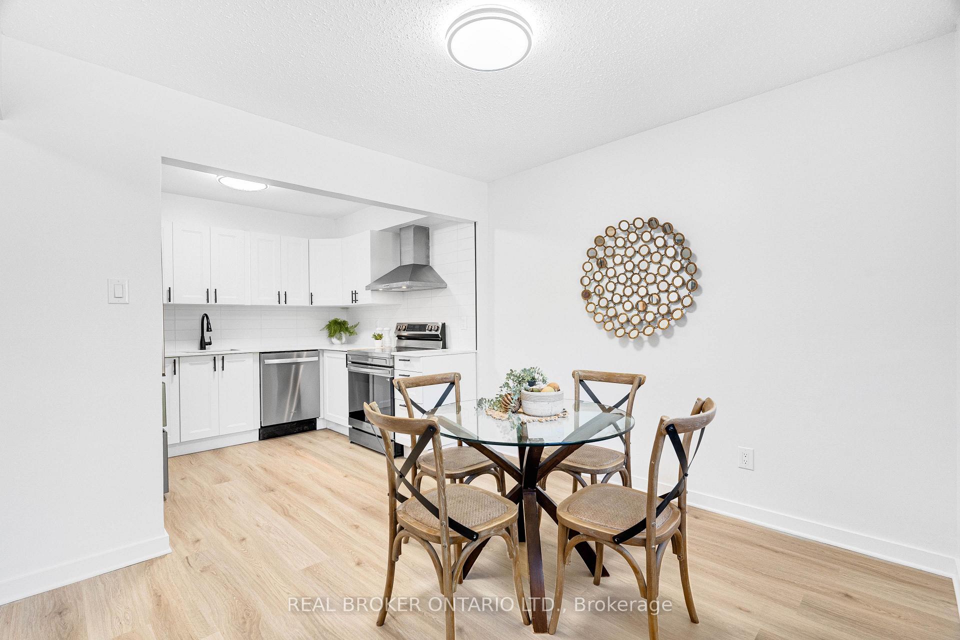 Photo 5 of Unit 124, 1449 Ridgebrook Drive, Ottawa, Pineview — HOMEH