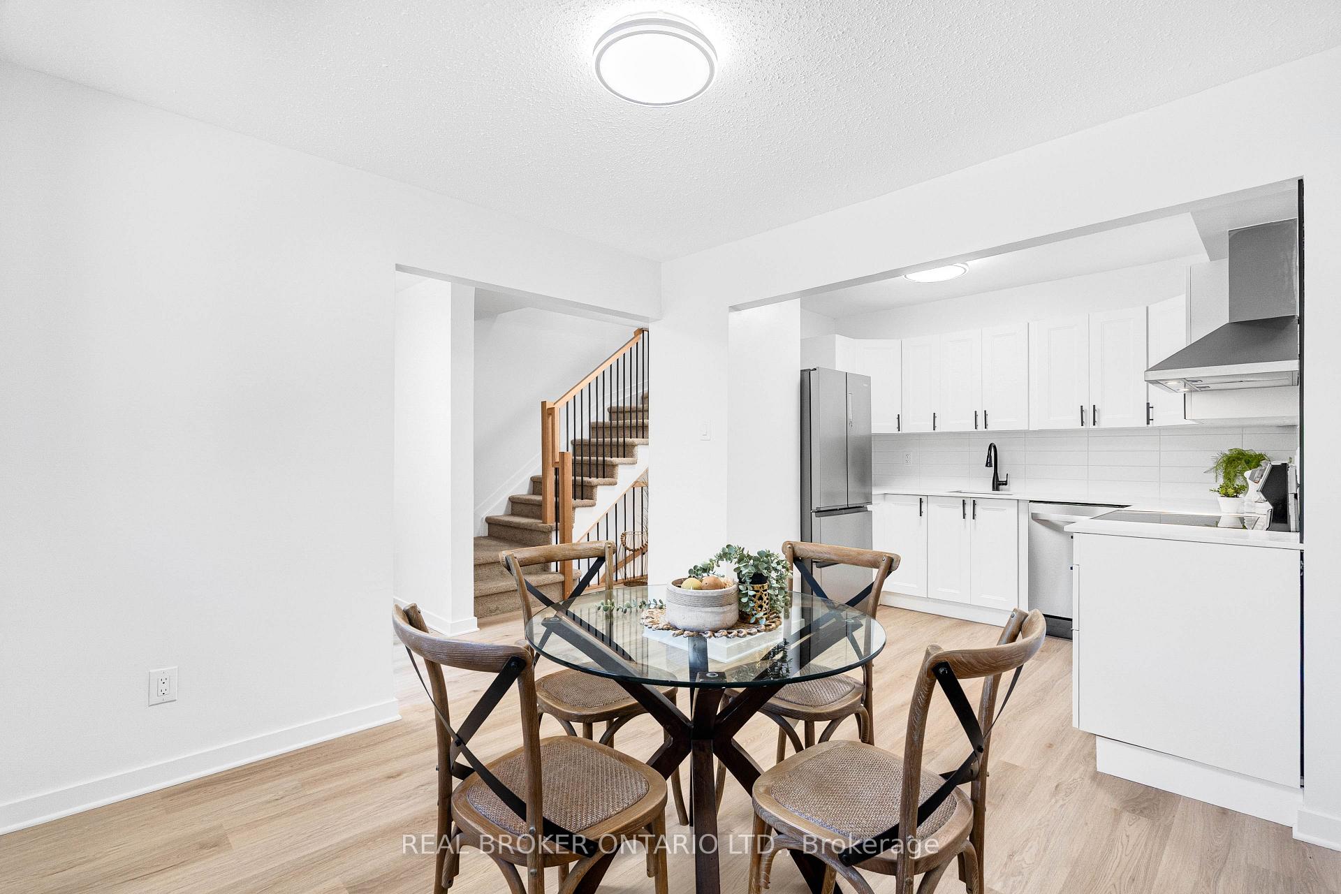 Photo 6 of Unit 124, 1449 Ridgebrook Drive, Ottawa, Pineview — HOMEH