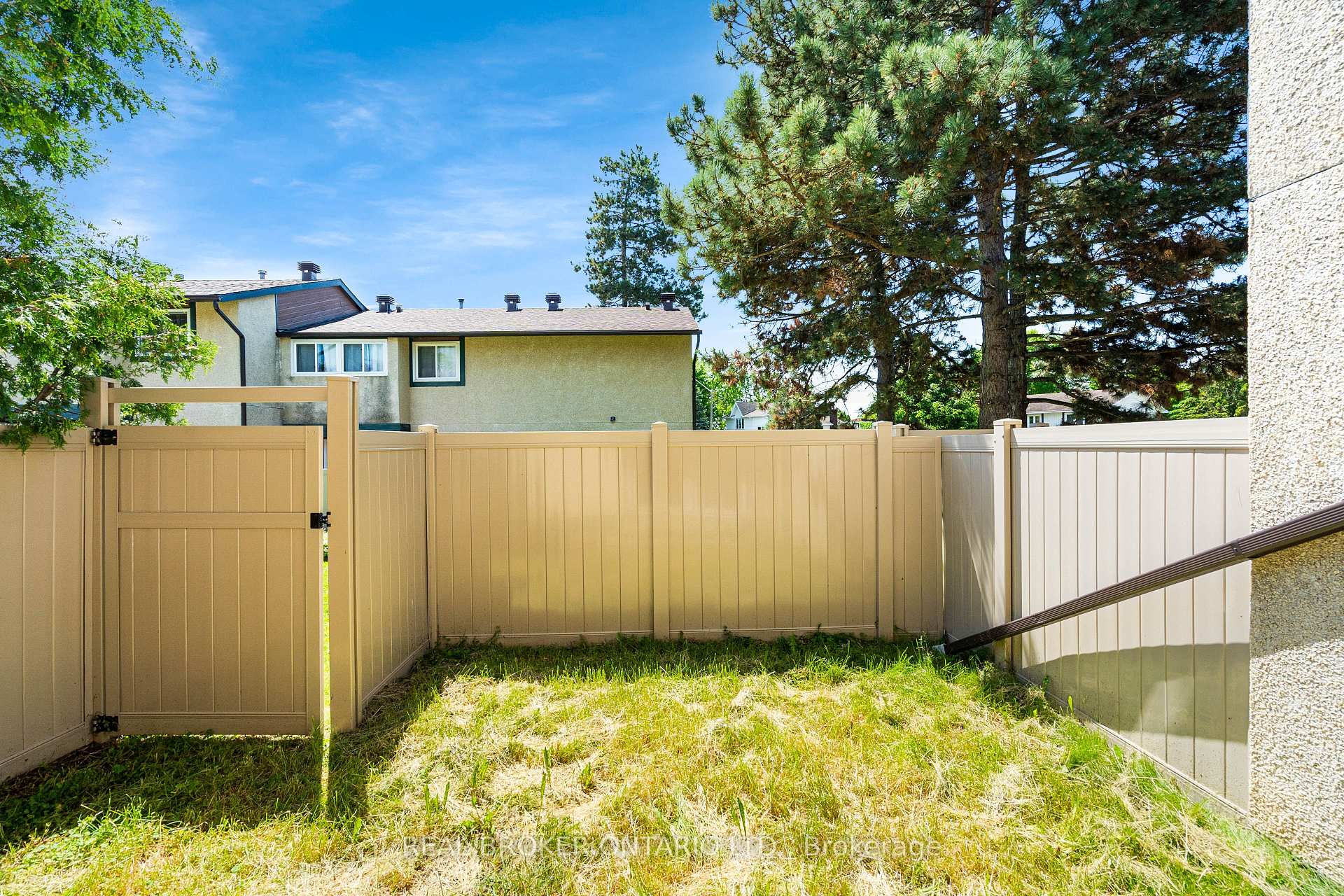 Photo 32 of Unit 124, 1449 Ridgebrook Drive, Ottawa, Pineview — HOMEH