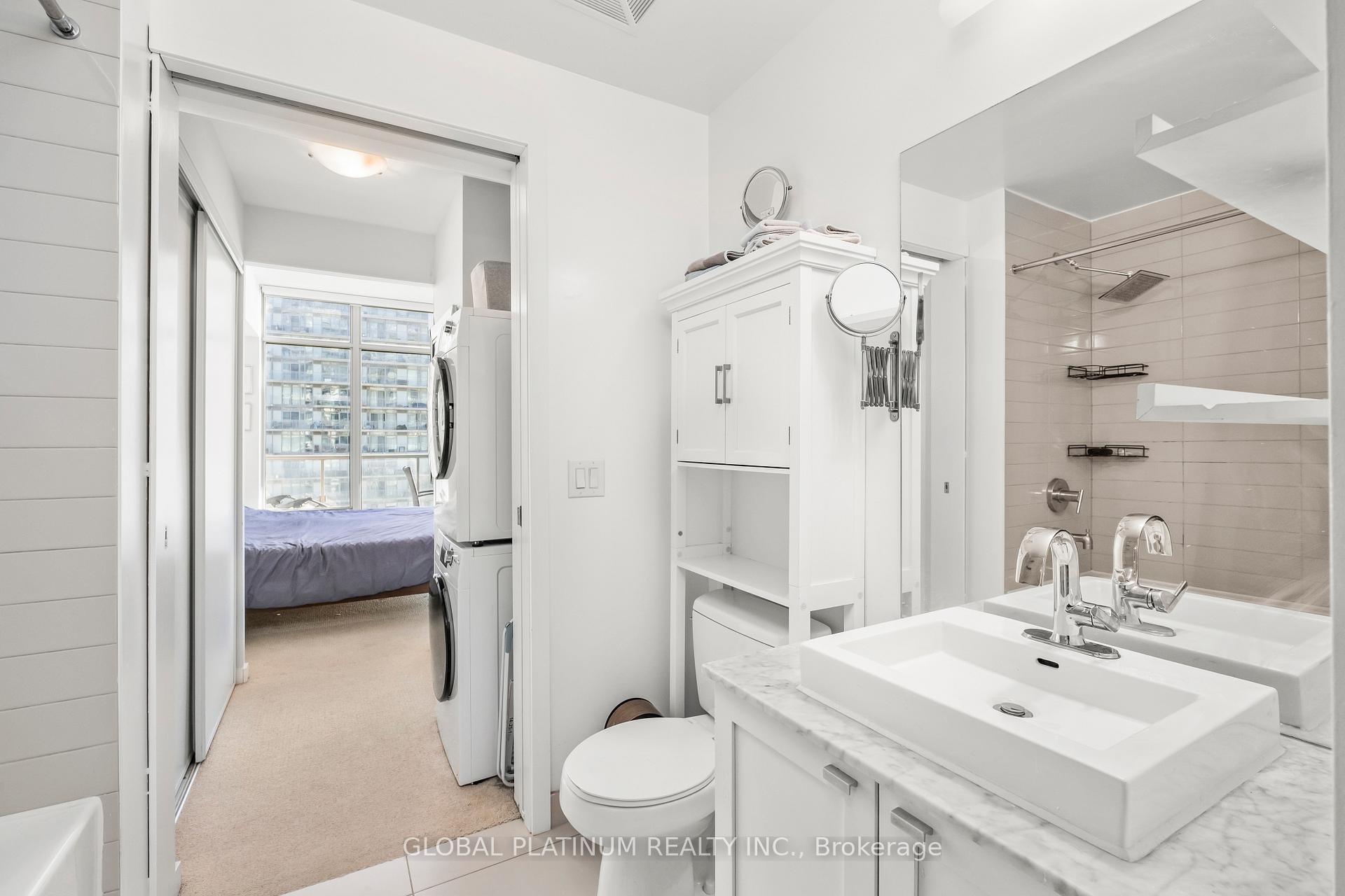 Photo 2 of Unit 2014, 105 The Queensway Way, Toronto, High Park-Swansea — HOMEH