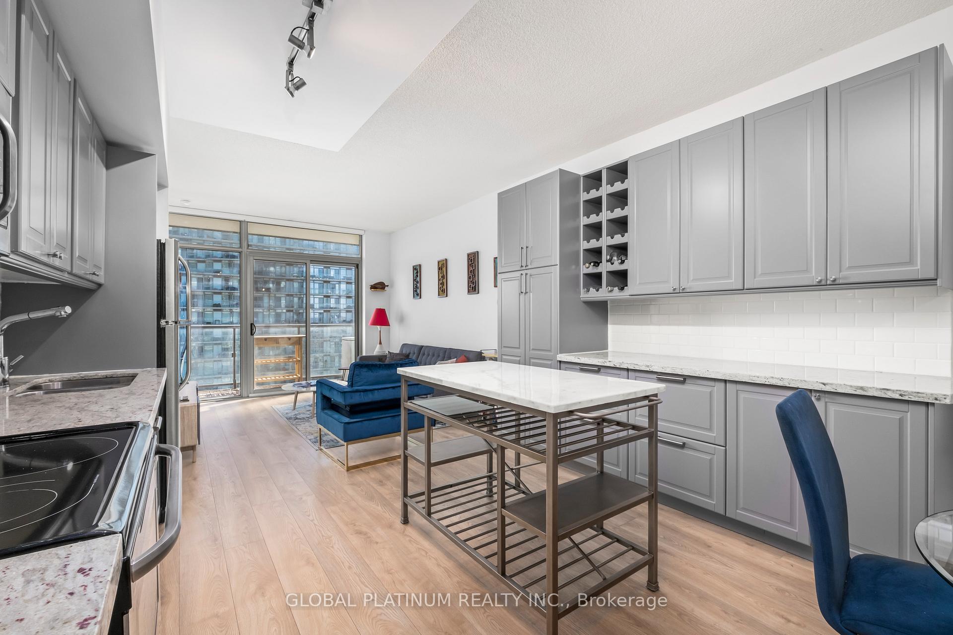 Photo 13 of Unit 2014, 105 The Queensway Way, Toronto, High Park-Swansea — HOMEH