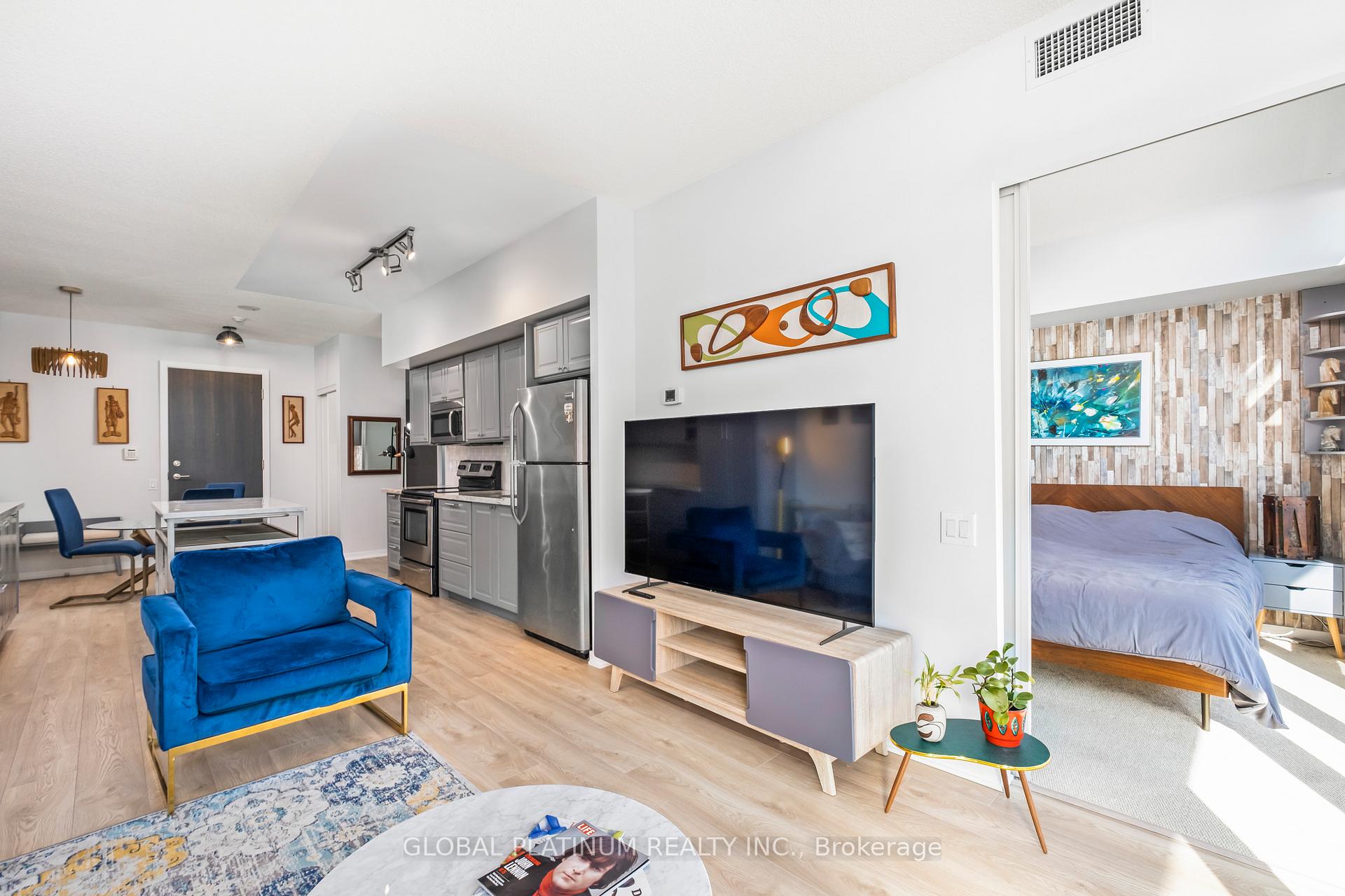 Photo 16 of Unit 2014, 105 The Queensway Way, Toronto, High Park-Swansea — HOMEH