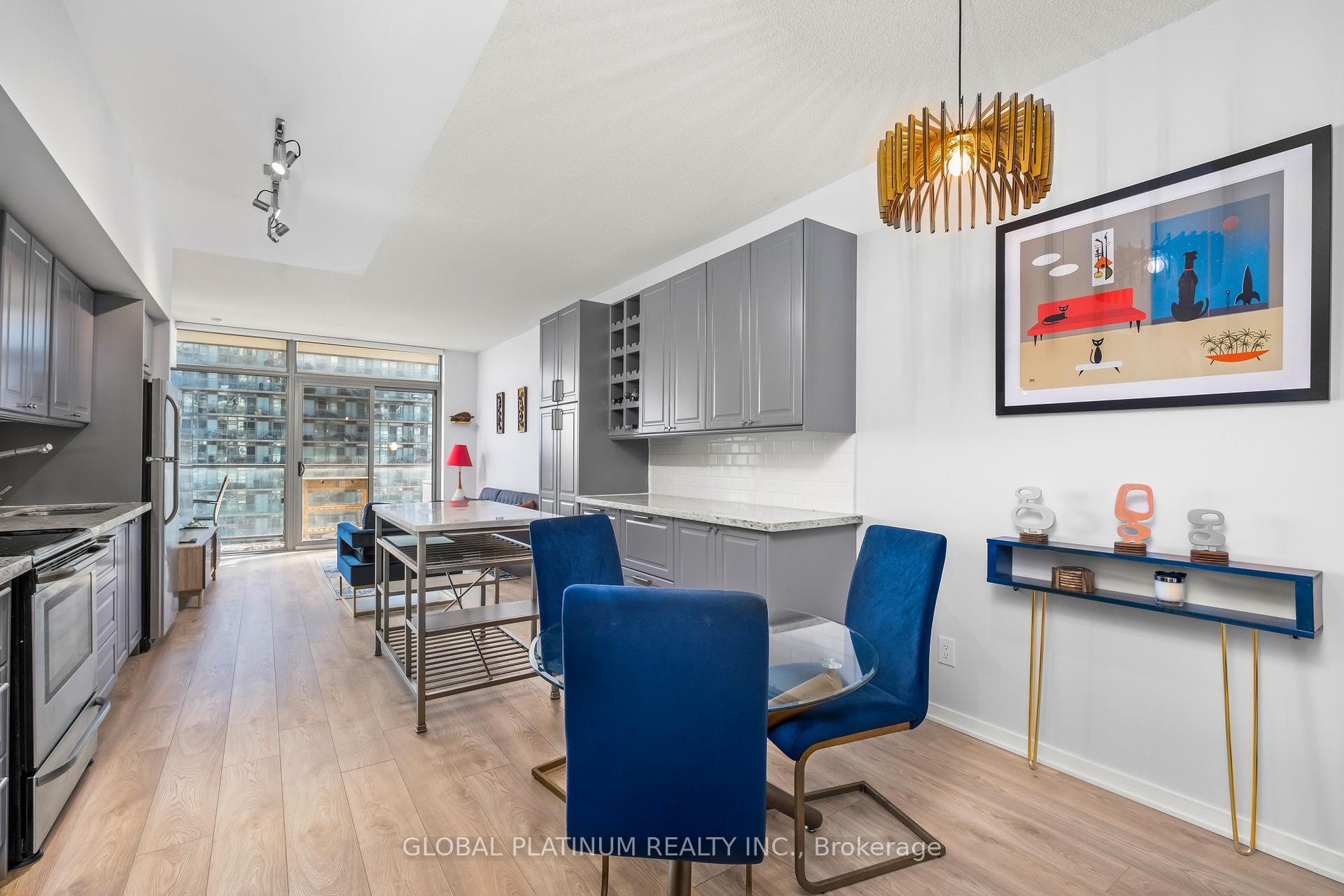 Photo 26 of Unit 2014, 105 The Queensway Way, Toronto, High Park-Swansea — HOMEH