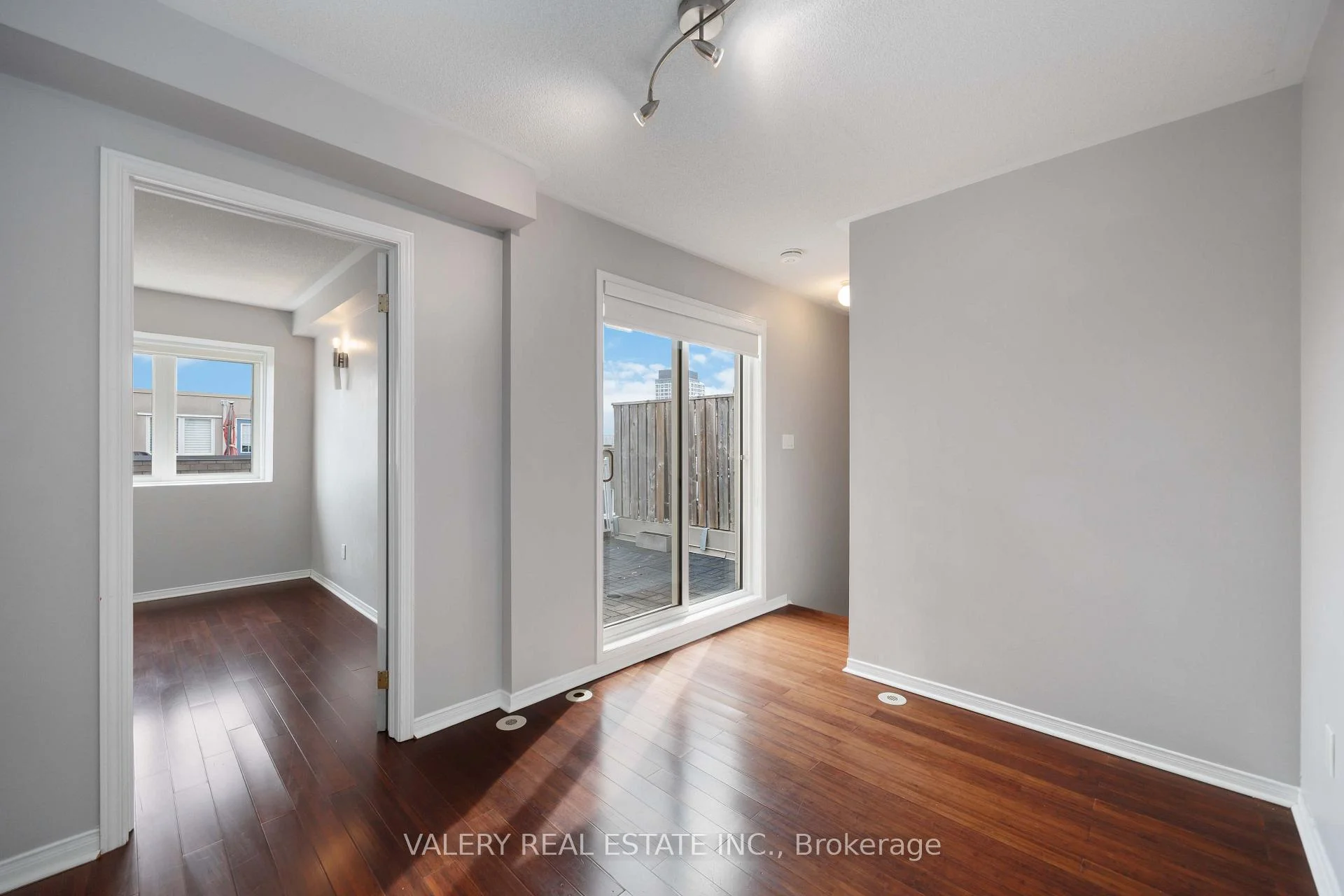 Photo 42 of Unit 62, 50 Turntable Crescent, Toronto, Dovercourt-Wallace Emerson-Junction — HOMEH