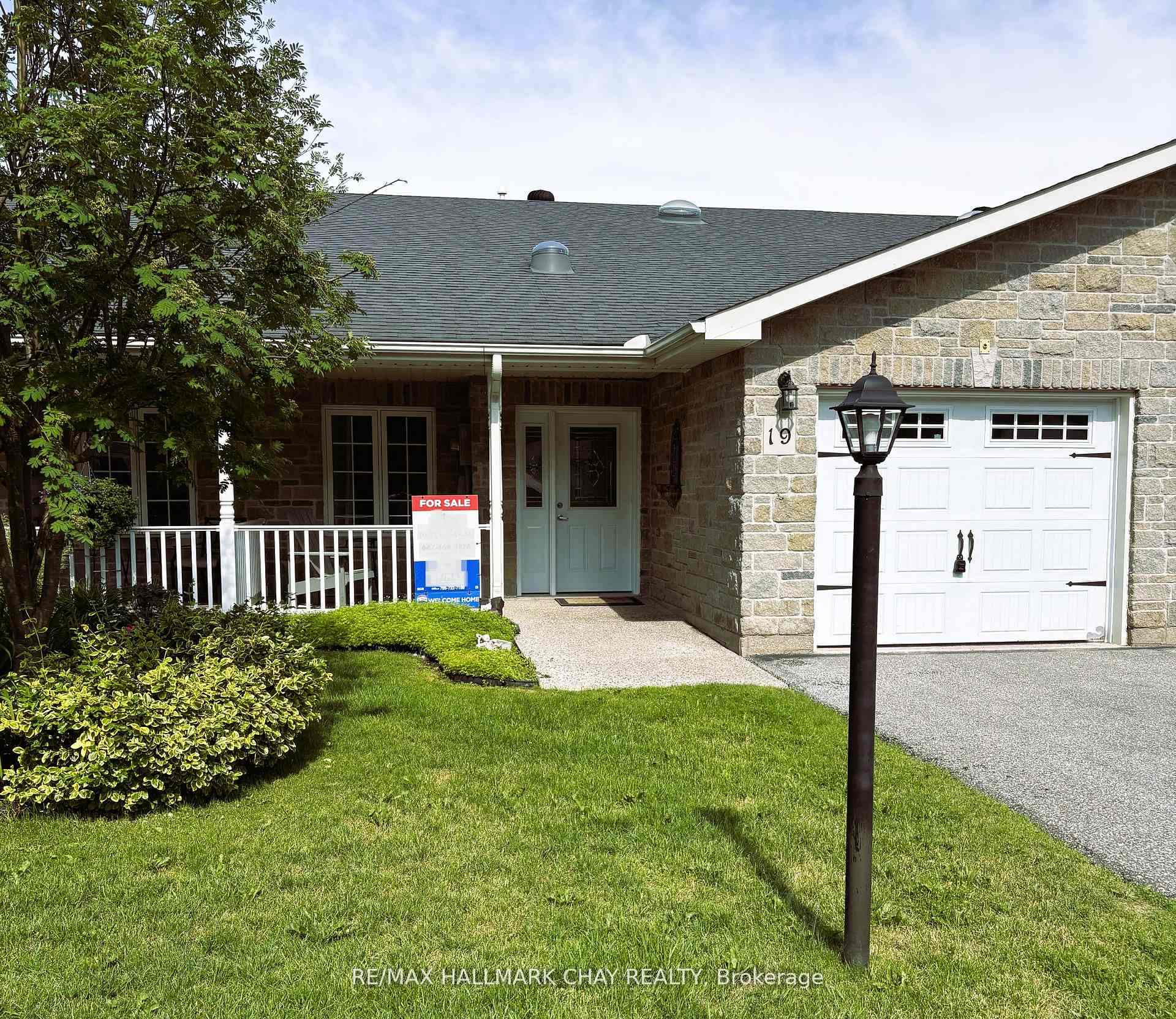 Photo 2 of 19 Greenway Drive, Wasaga Beach — HOMEH
