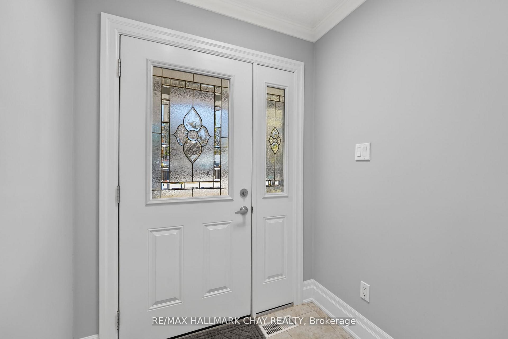 Photo 4 of 19 Greenway Drive, Wasaga Beach — HOMEH