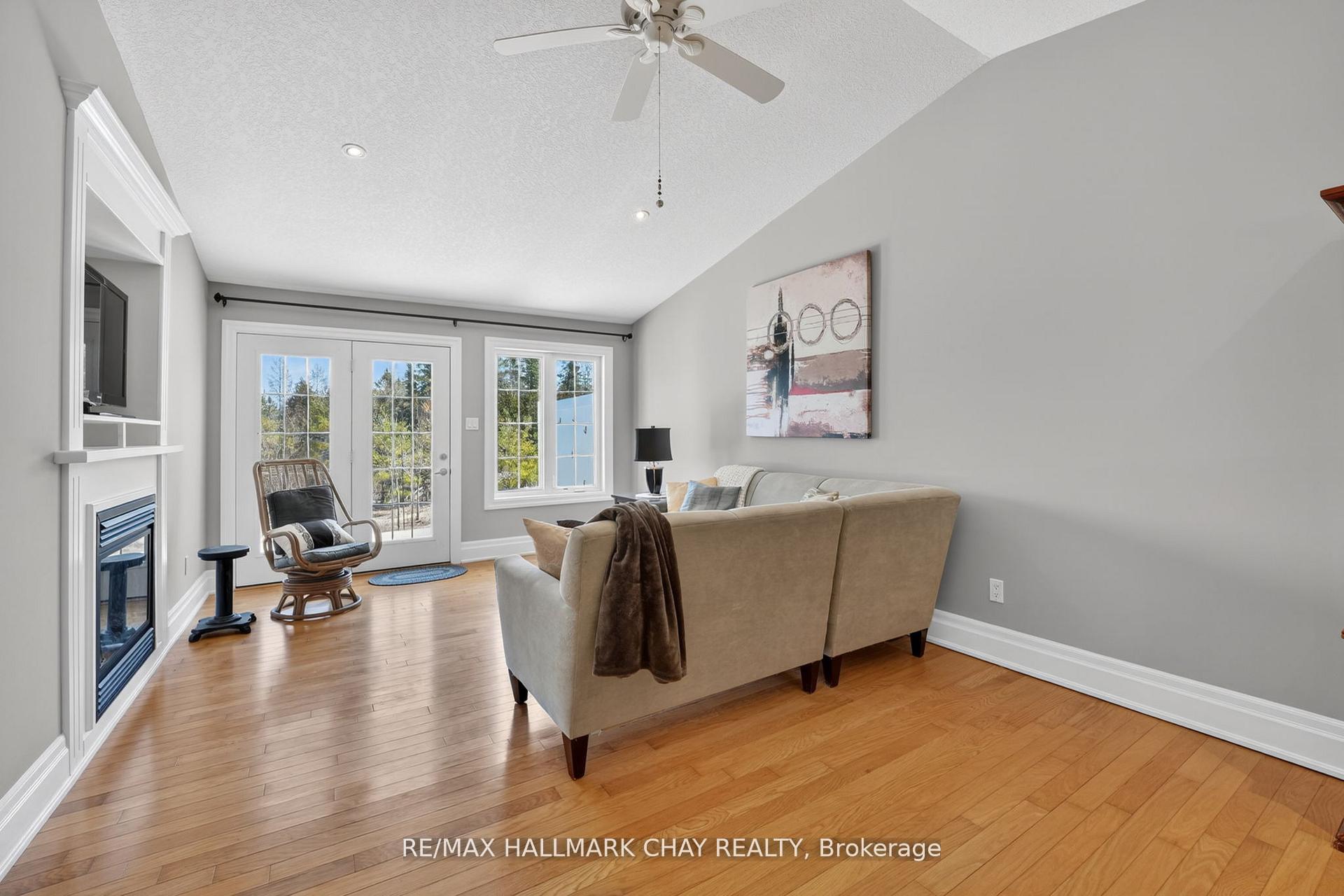 Photo 10 of 19 Greenway Drive, Wasaga Beach — HOMEH