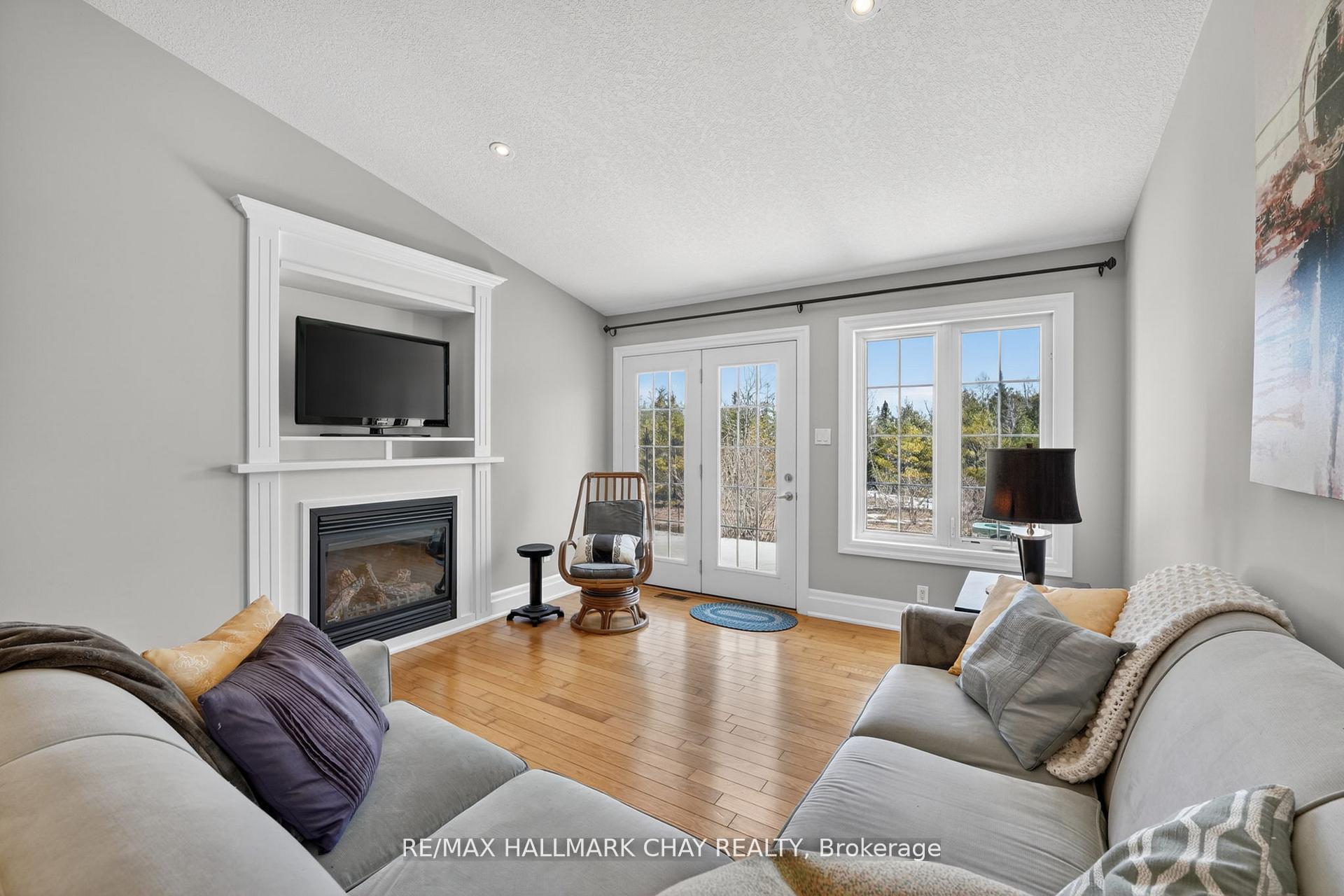Photo 11 of 19 Greenway Drive, Wasaga Beach — HOMEH