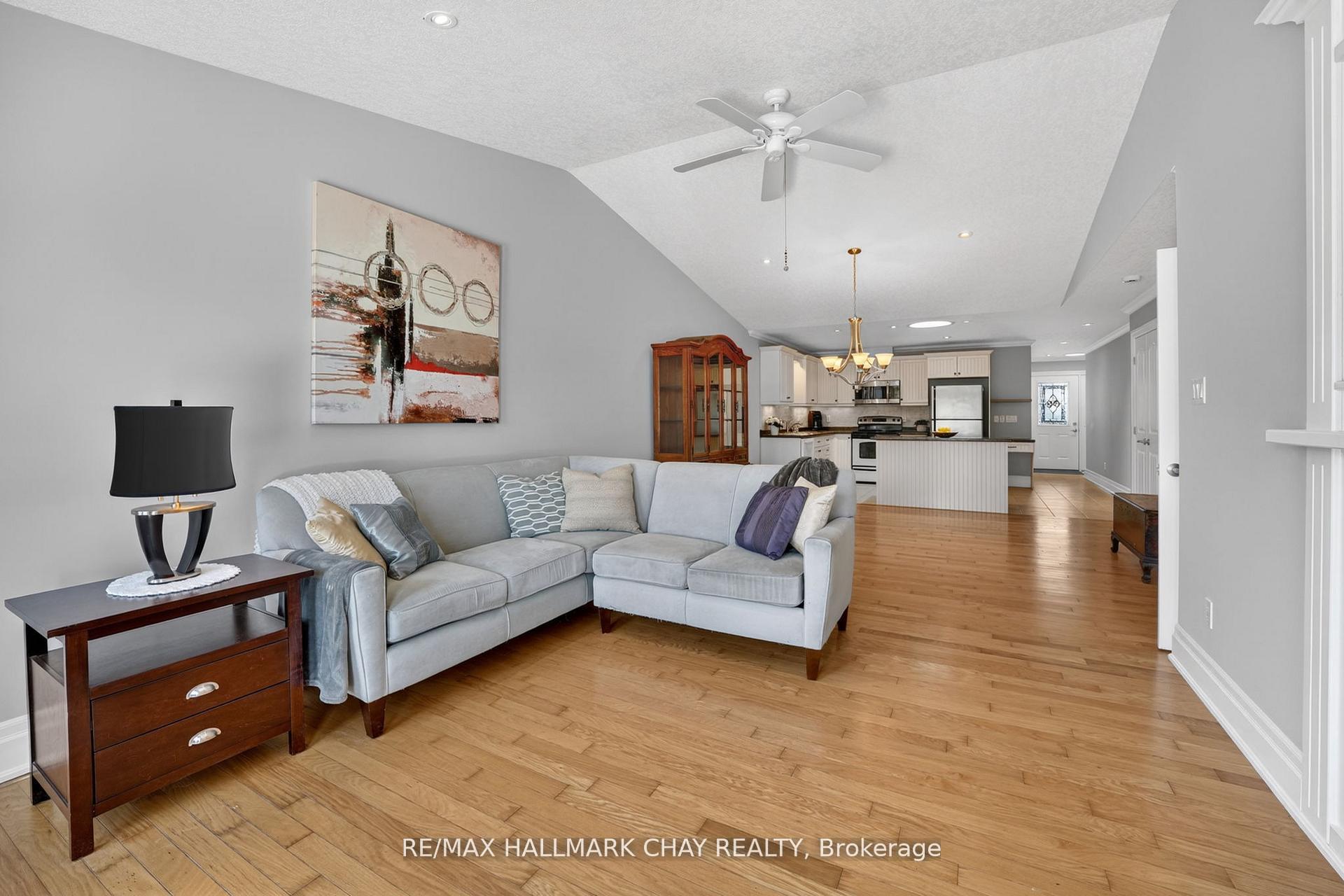 Photo 13 of 19 Greenway Drive, Wasaga Beach — HOMEH