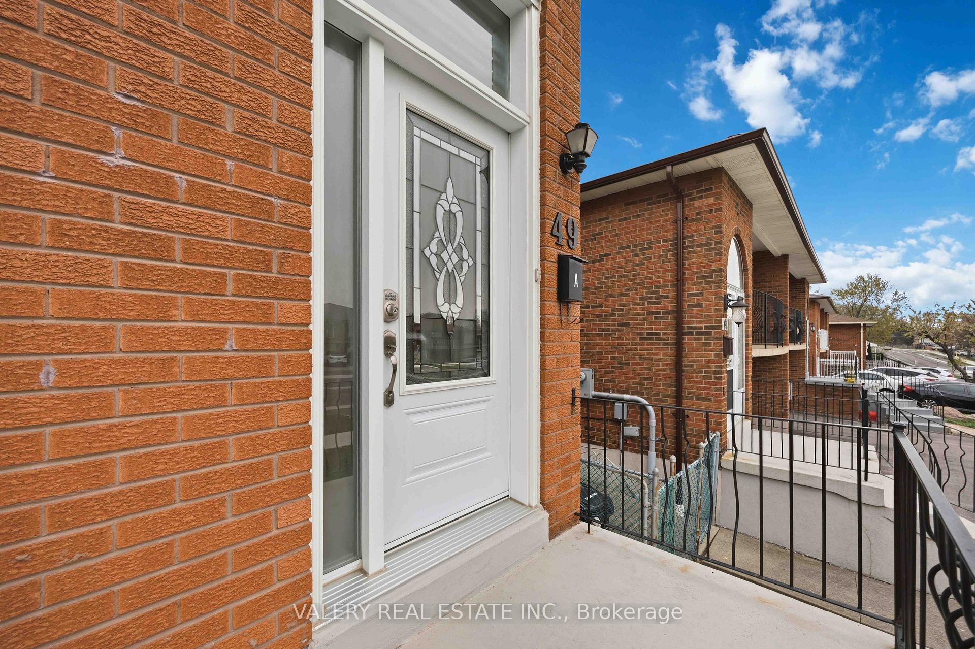 Photo 3 of Unit A - Upper, 49 Sentinel Road, North York, York University Heights — HOMEH