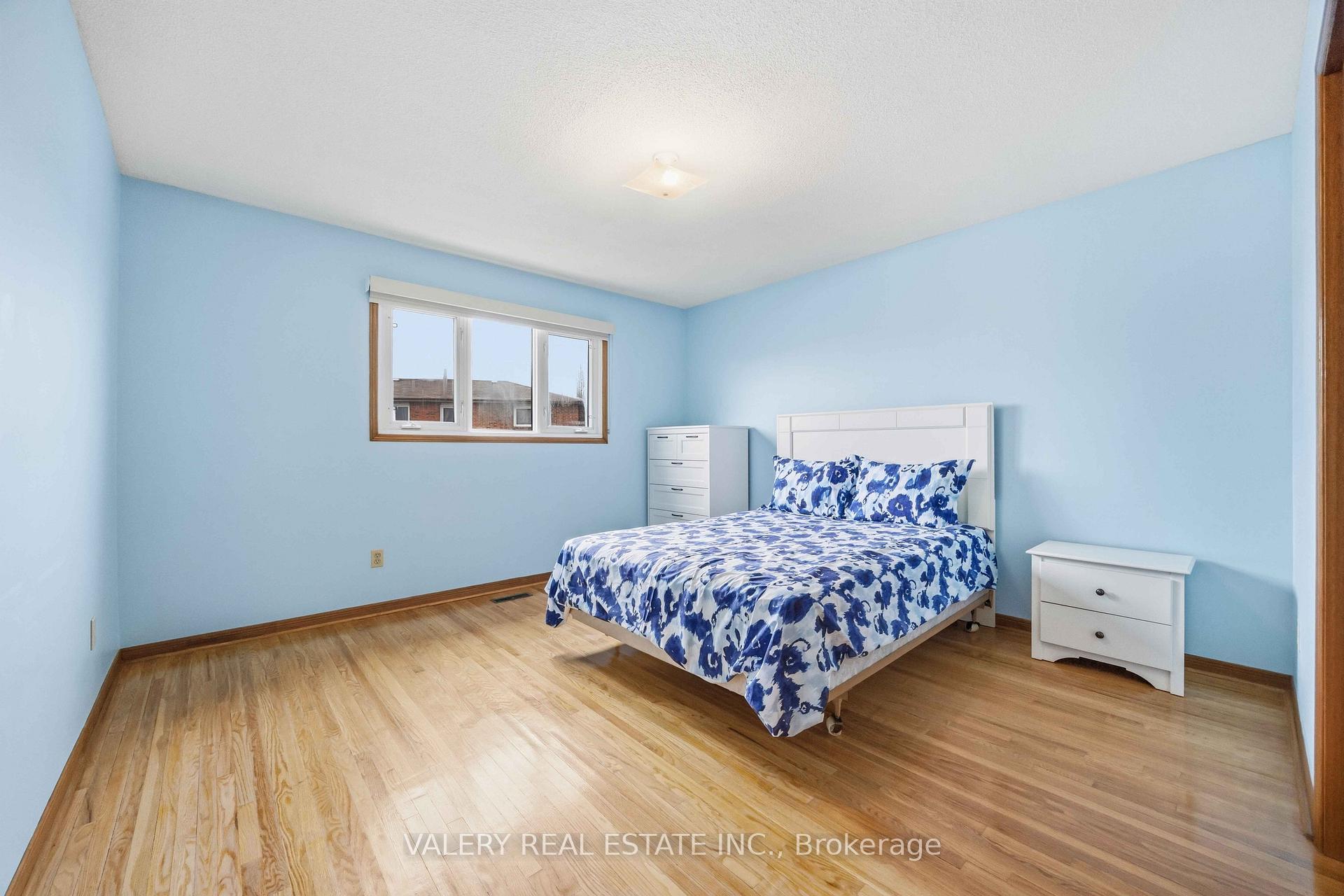 Photo 17 of Unit A - Upper, 49 Sentinel Road, North York, York University Heights — HOMEH
