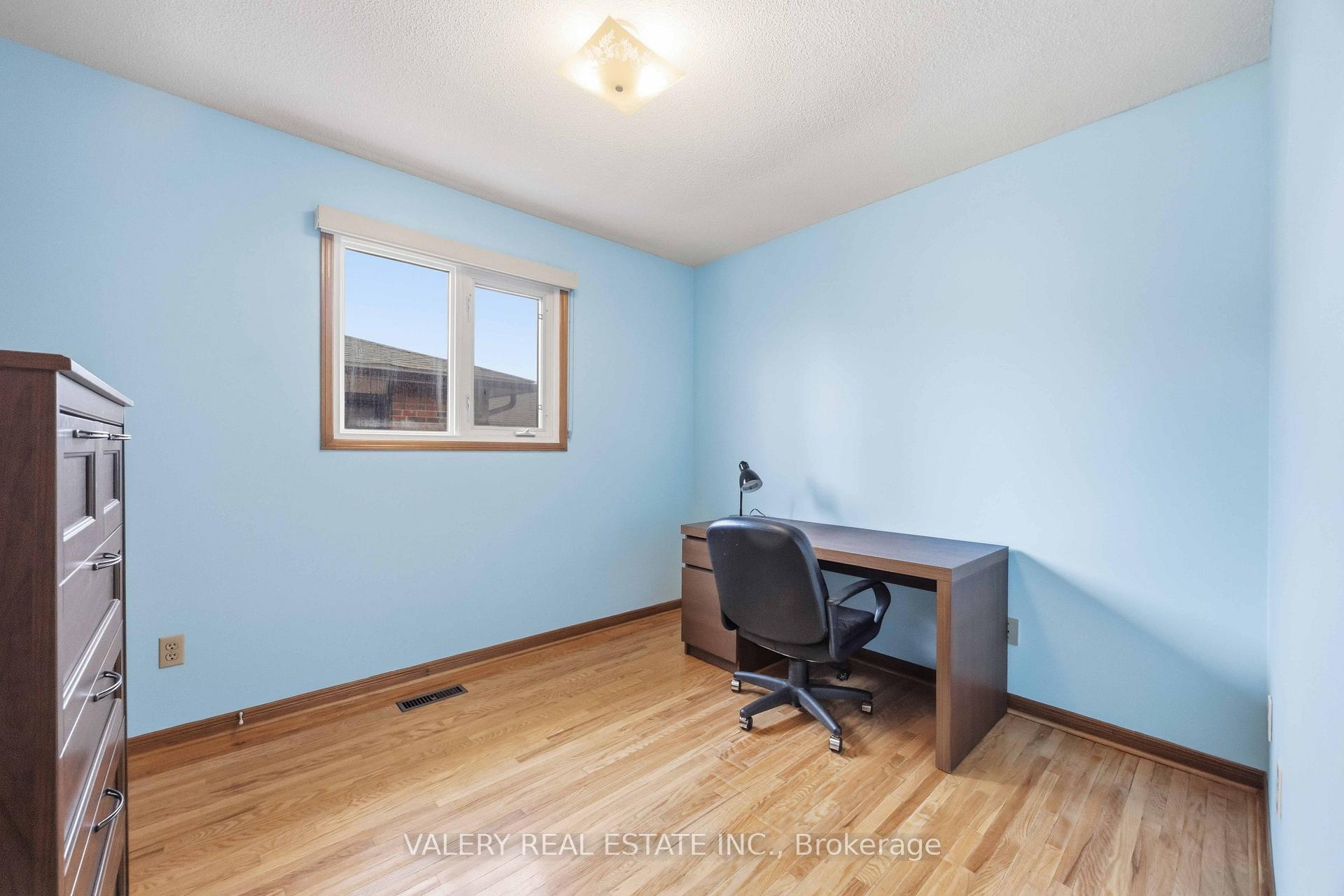 Photo 19 of Unit A - Upper, 49 Sentinel Road, North York, York University Heights — HOMEH