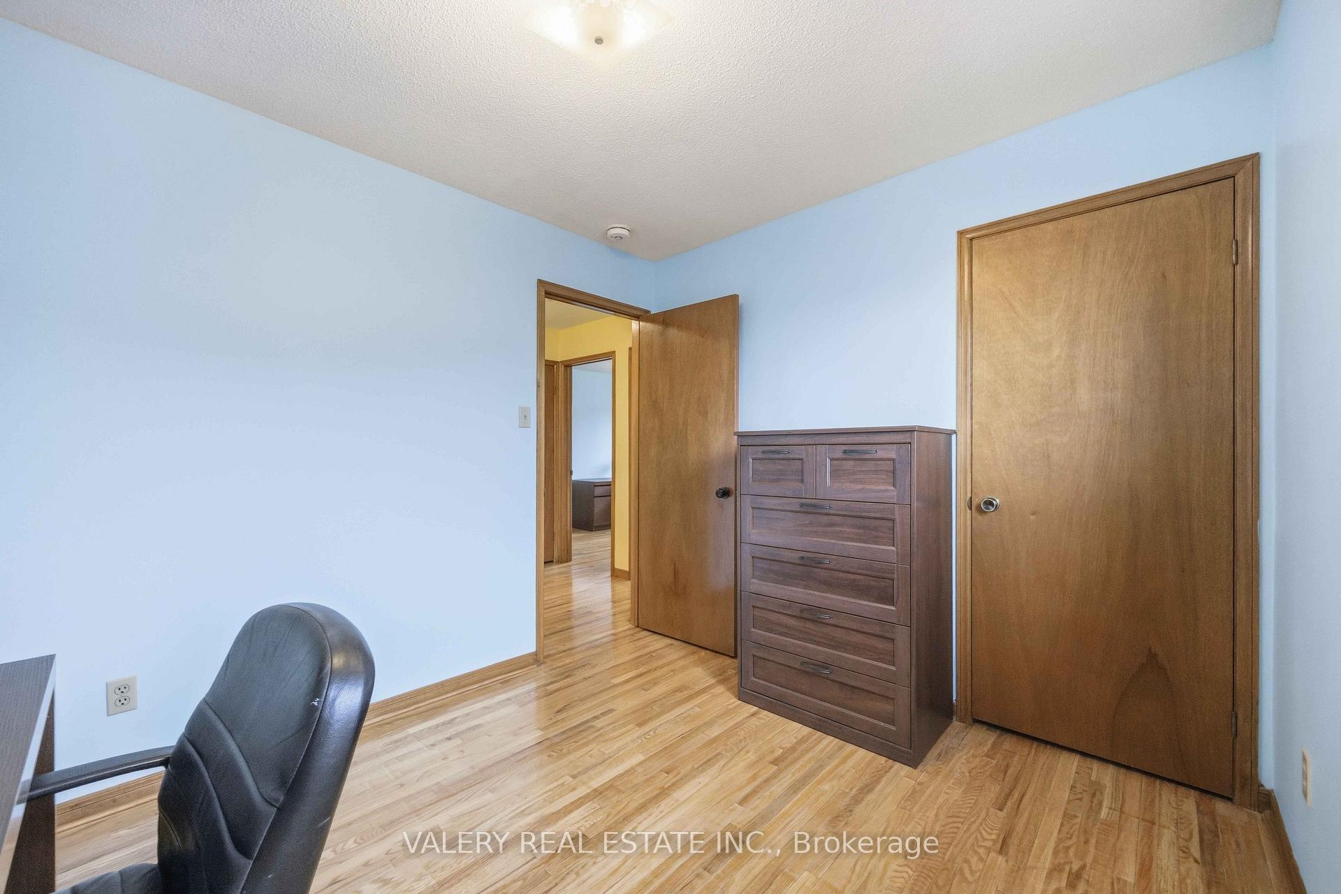 Photo 20 of Unit A - Upper, 49 Sentinel Road, North York, York University Heights — HOMEH