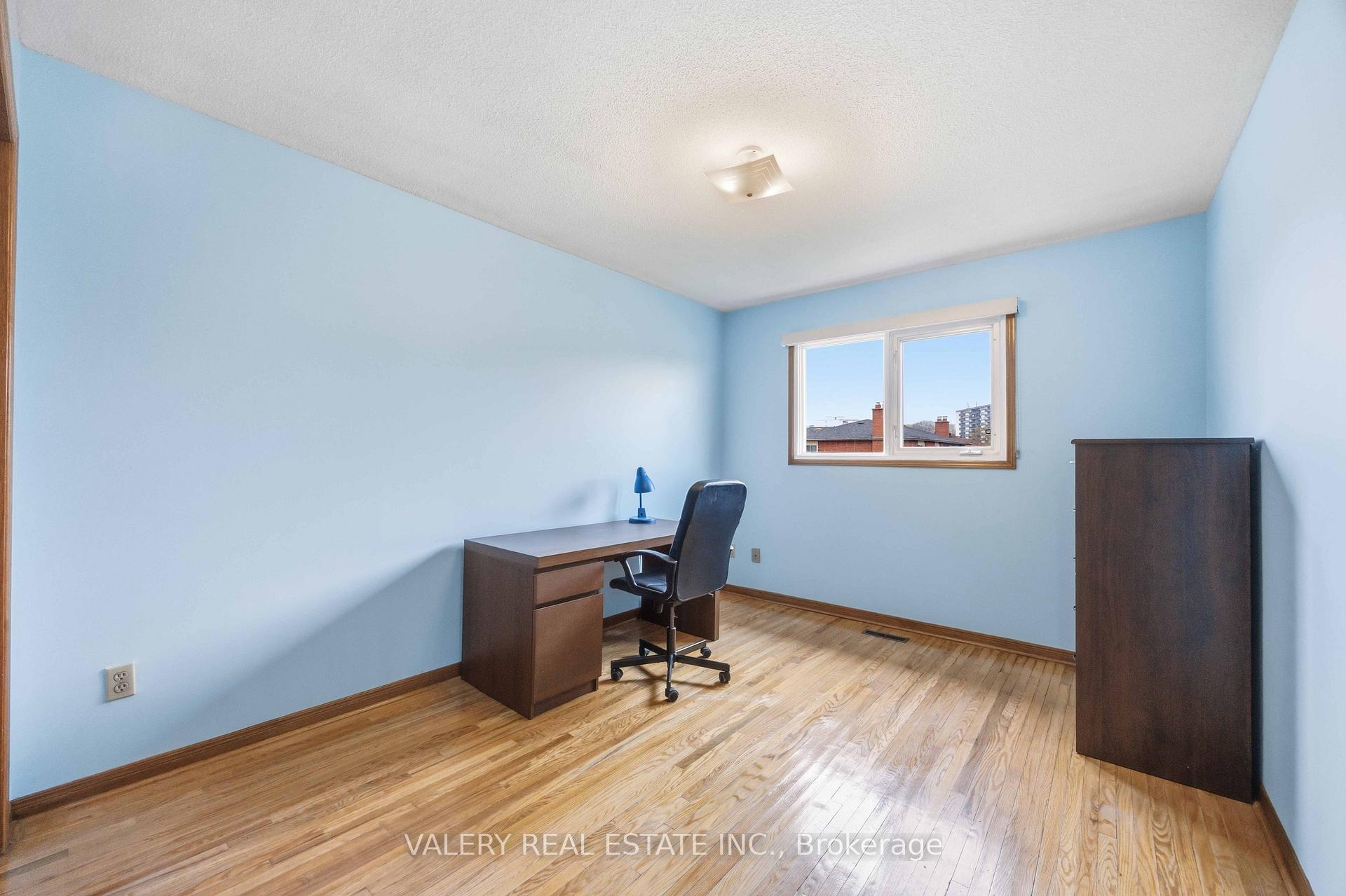 Photo 21 of Unit A - Upper, 49 Sentinel Road, North York, York University Heights — HOMEH