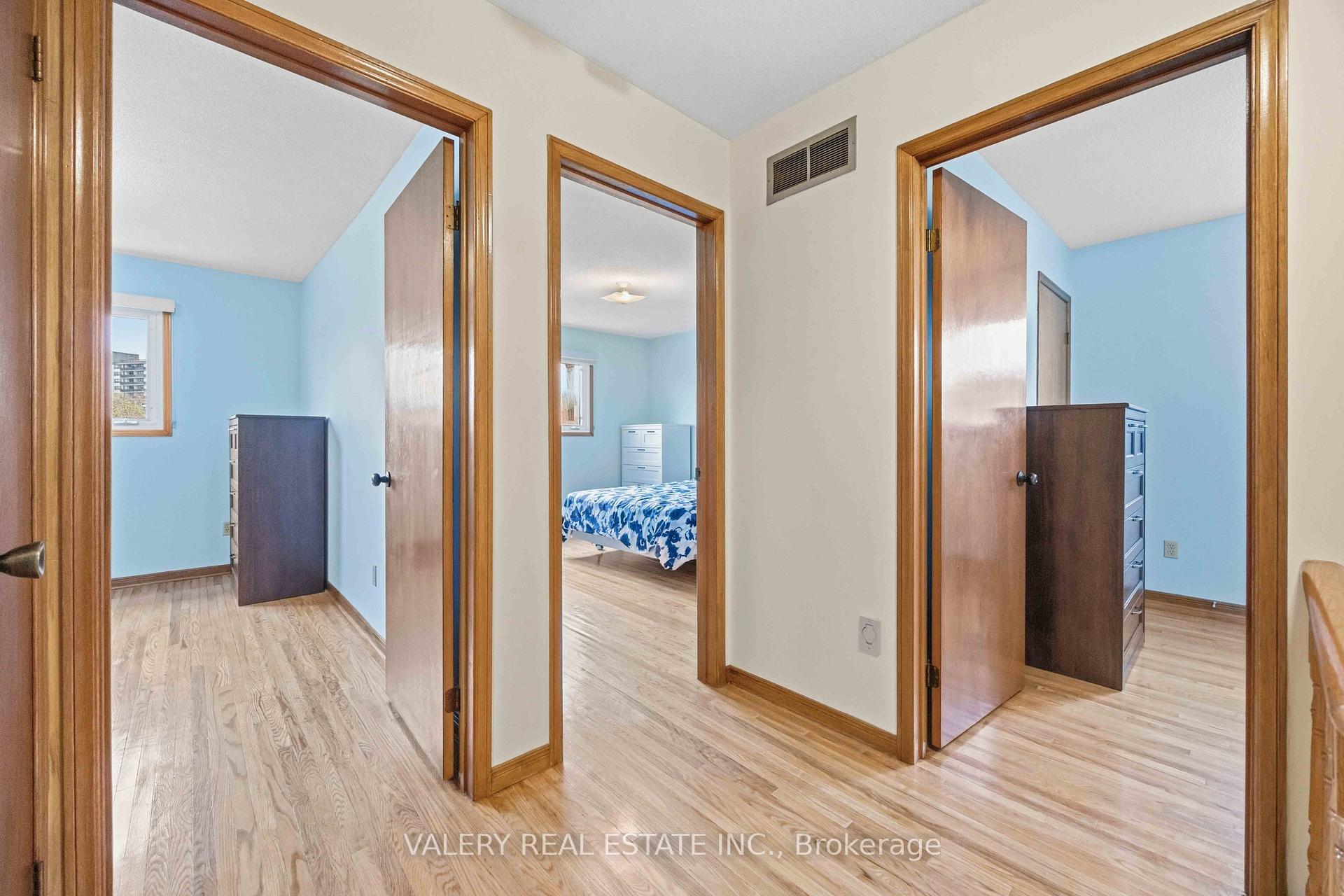 Photo 23 of Unit A - Upper, 49 Sentinel Road, North York, York University Heights — HOMEH