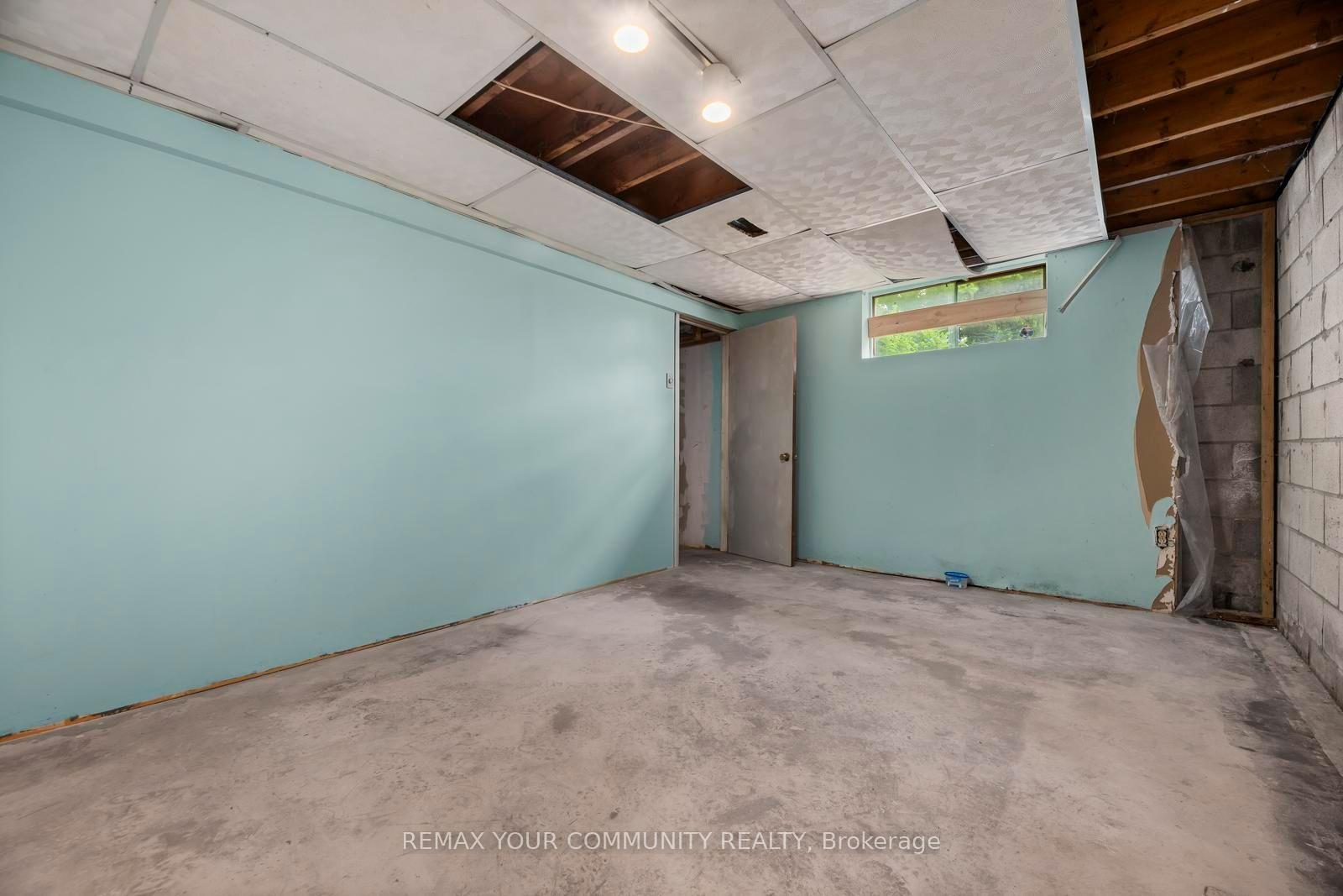 Photo 14 of 566 Highland Crescent, Brock, Beaverton — HOMEH