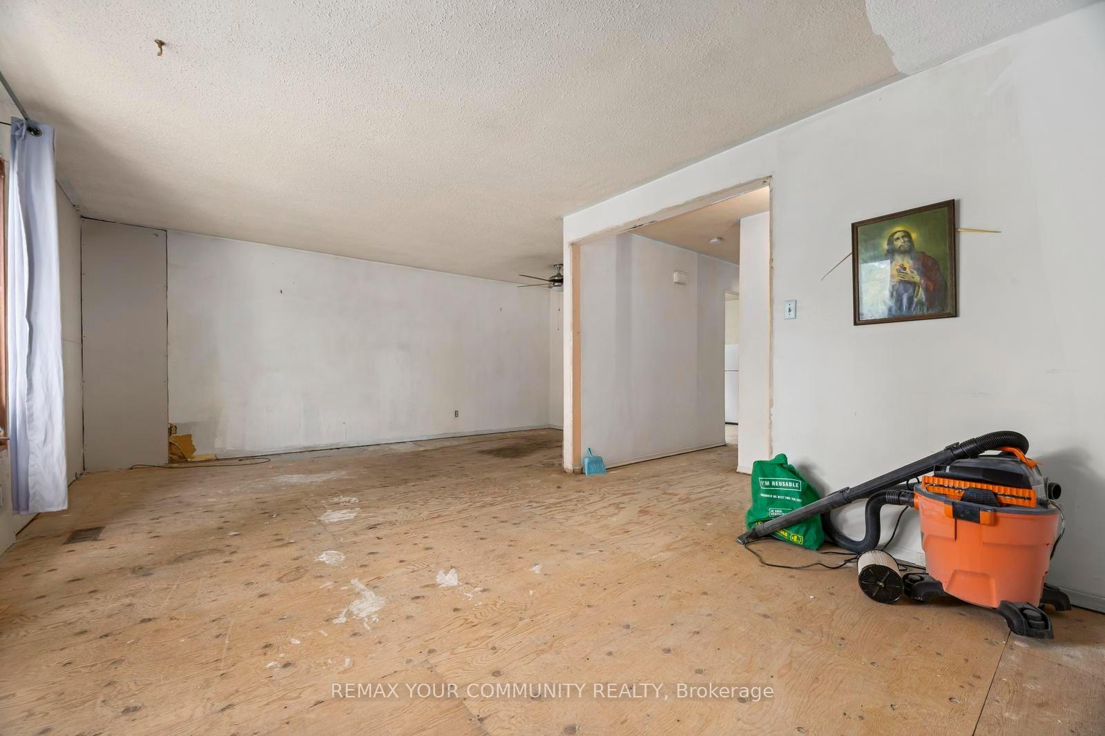 Photo 22 of 566 Highland Crescent, Brock, Beaverton — HOMEH