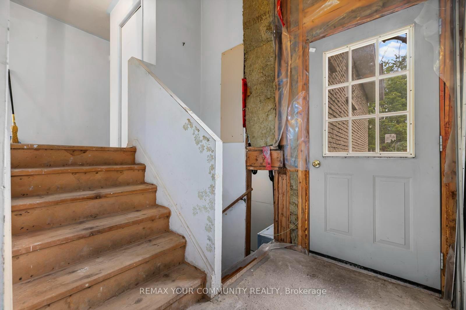Photo 23 of 566 Highland Crescent, Brock, Beaverton — HOMEH