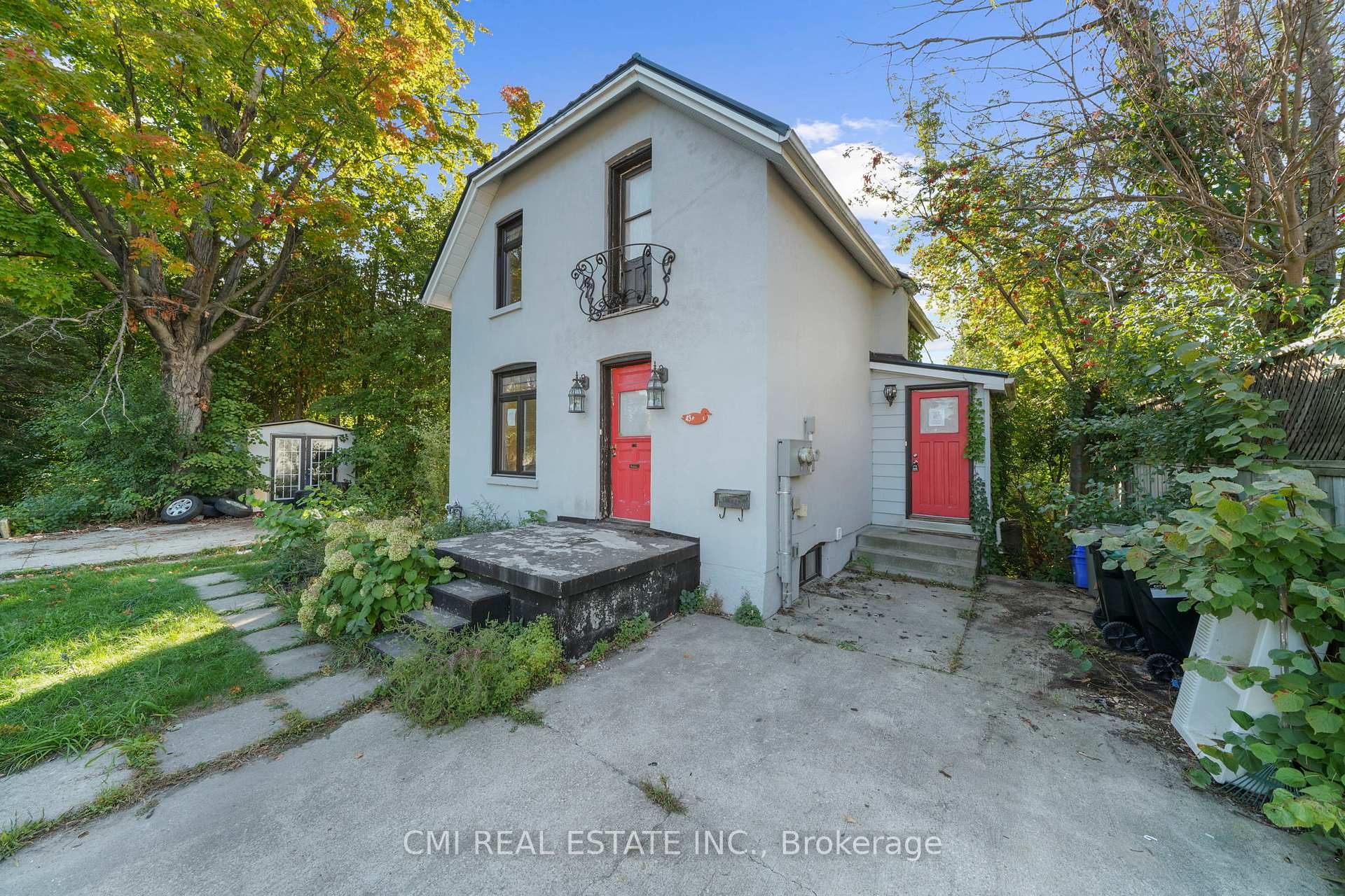 Photo 2 of 43 Perry Street, Barrie, Queen's Park — HOMEH