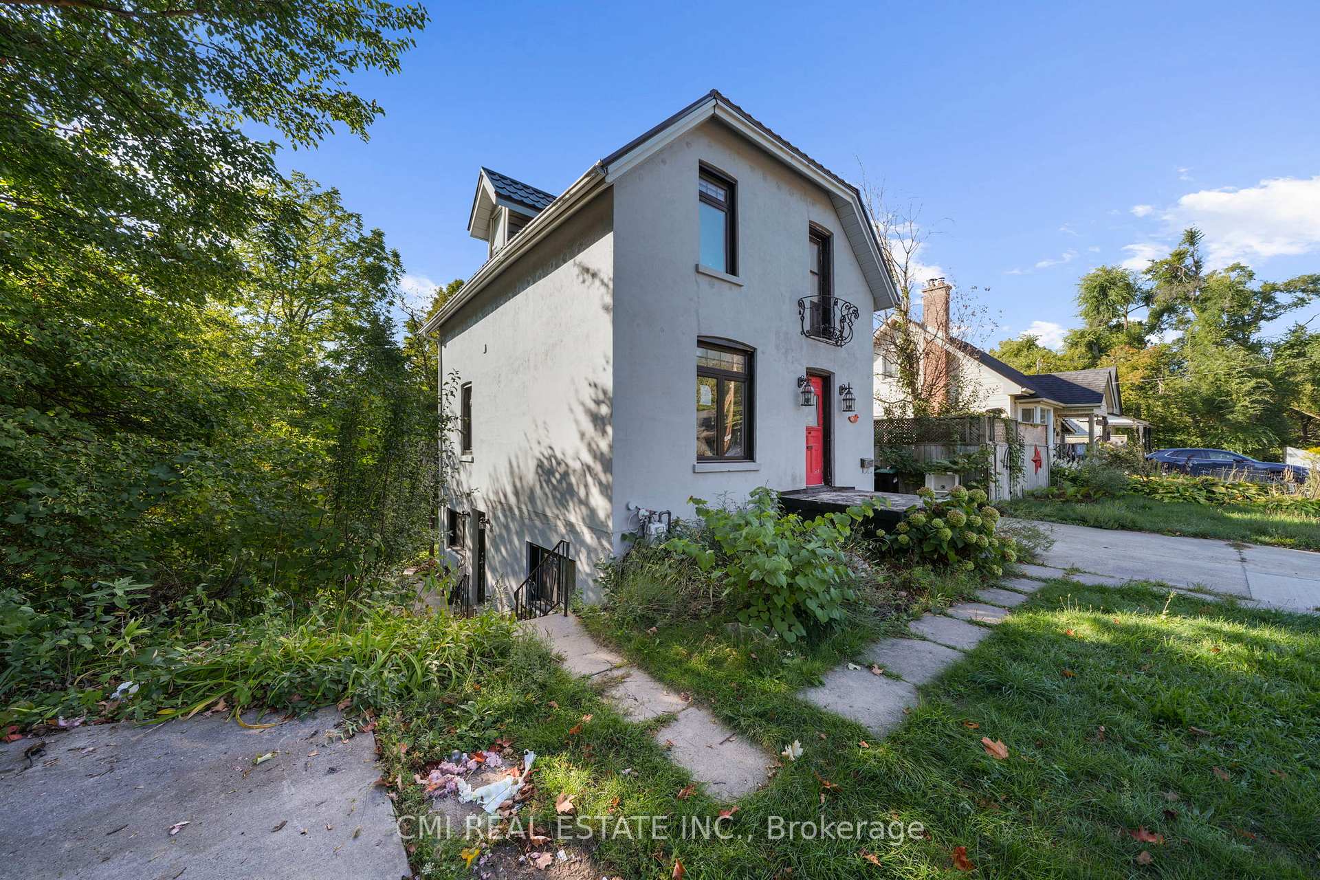 Photo 3 of 43 Perry Street, Barrie, Queen's Park — HOMEH