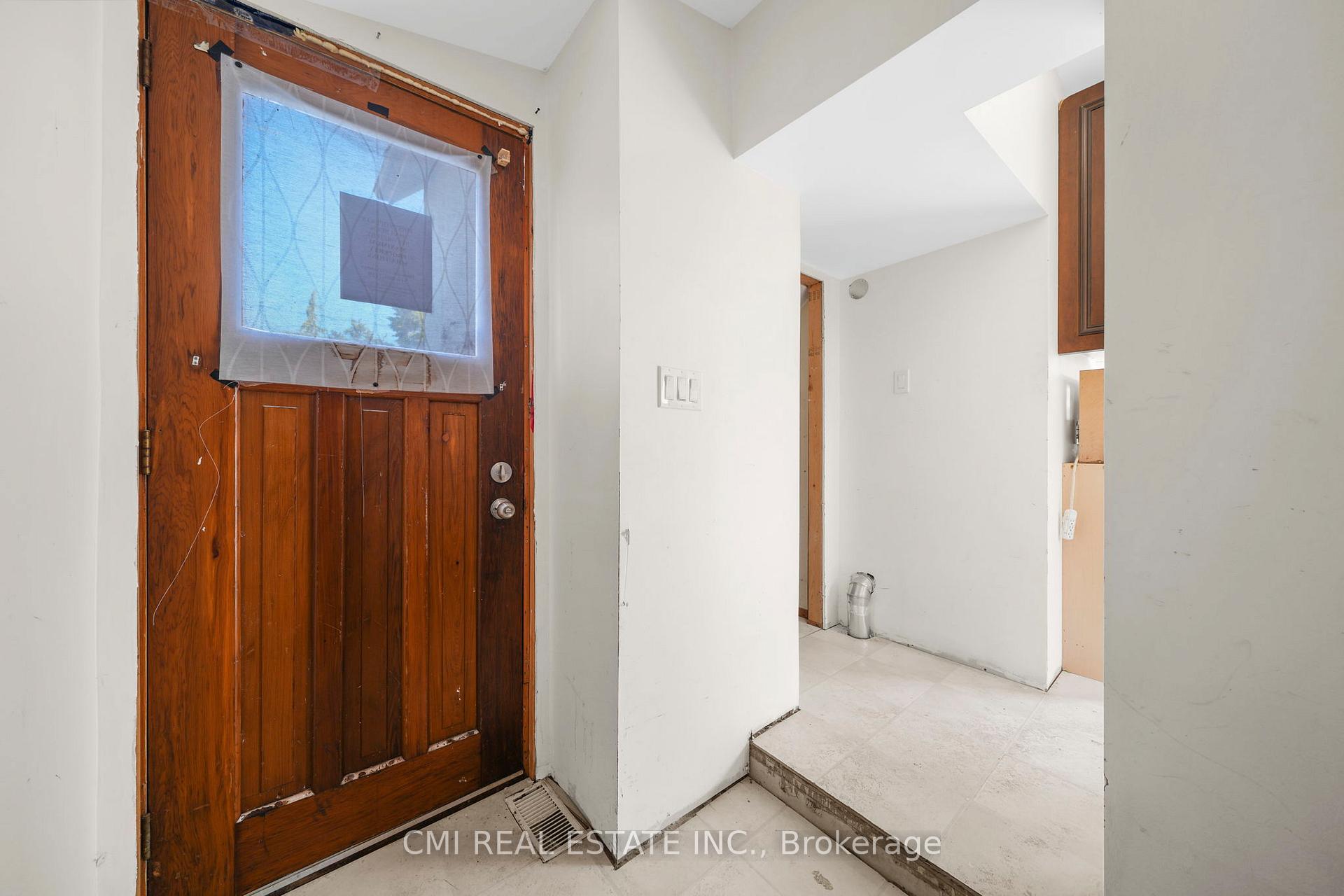 Photo 17 of 43 Perry Street, Barrie, Queen's Park — HOMEH
