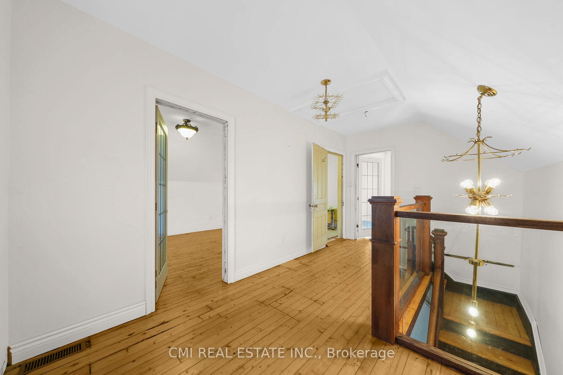 Photo 20 of 43 Perry Street, Barrie, Queen's Park — HOMEH