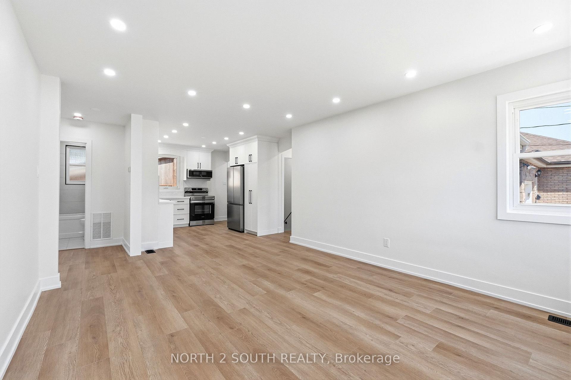 Photo 6 of 63 Chester Road, Hamilton, Stoney Creek — HOMEH