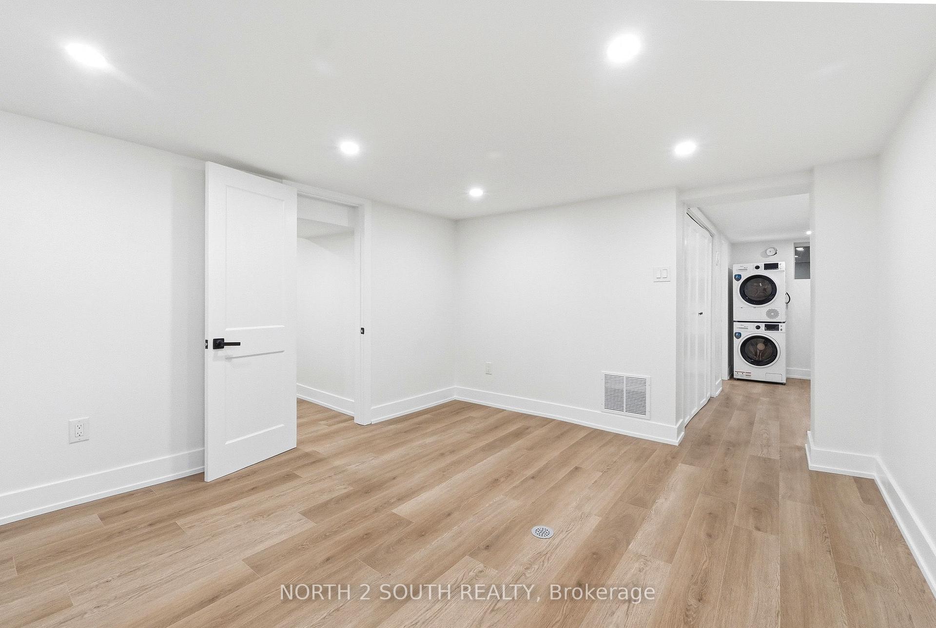 Photo 24 of 63 Chester Road, Hamilton, Stoney Creek — HOMEH