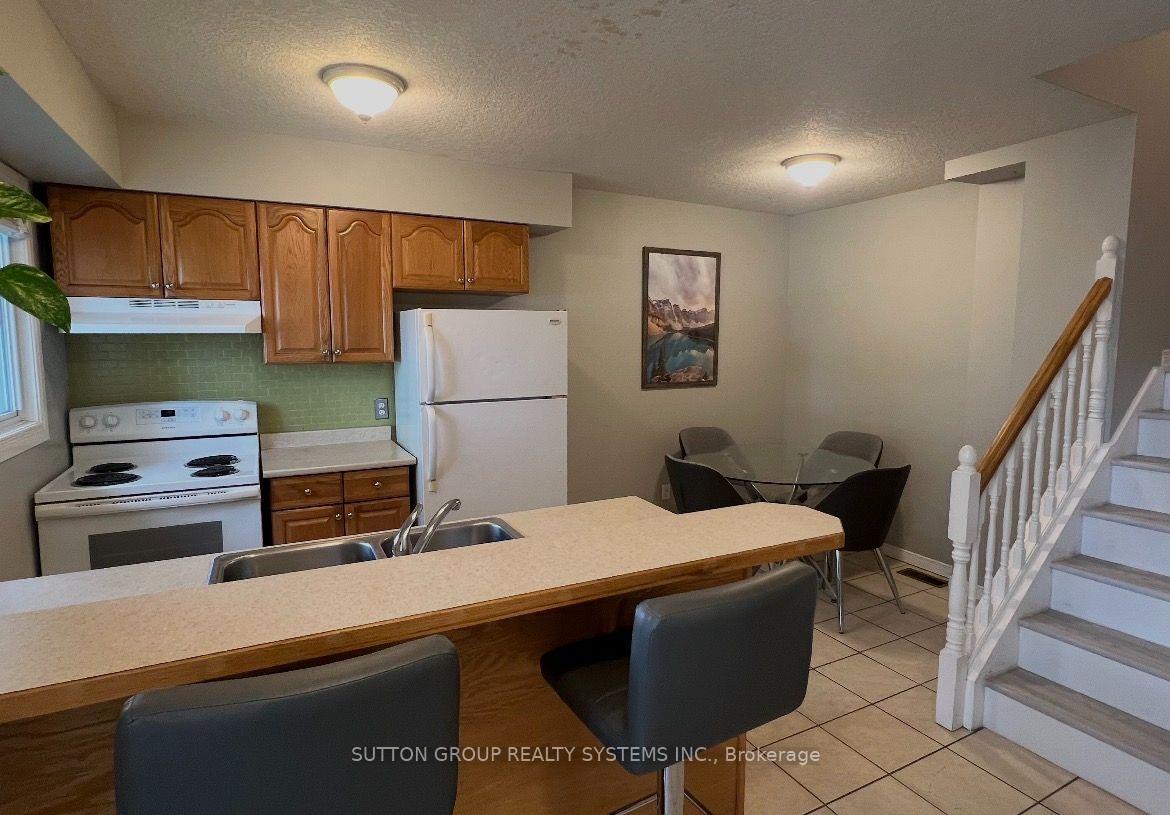 Photo 3 of Unit 19, 211 Veronica Drive, Kitchener, Centreville Chicopee — HOMEH