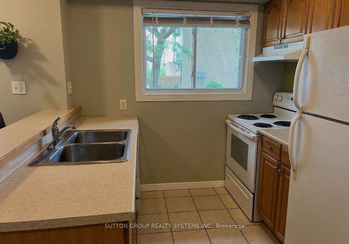 Photo 8 of Unit 19, 211 Veronica Drive, Kitchener, Centreville Chicopee — HOMEH
